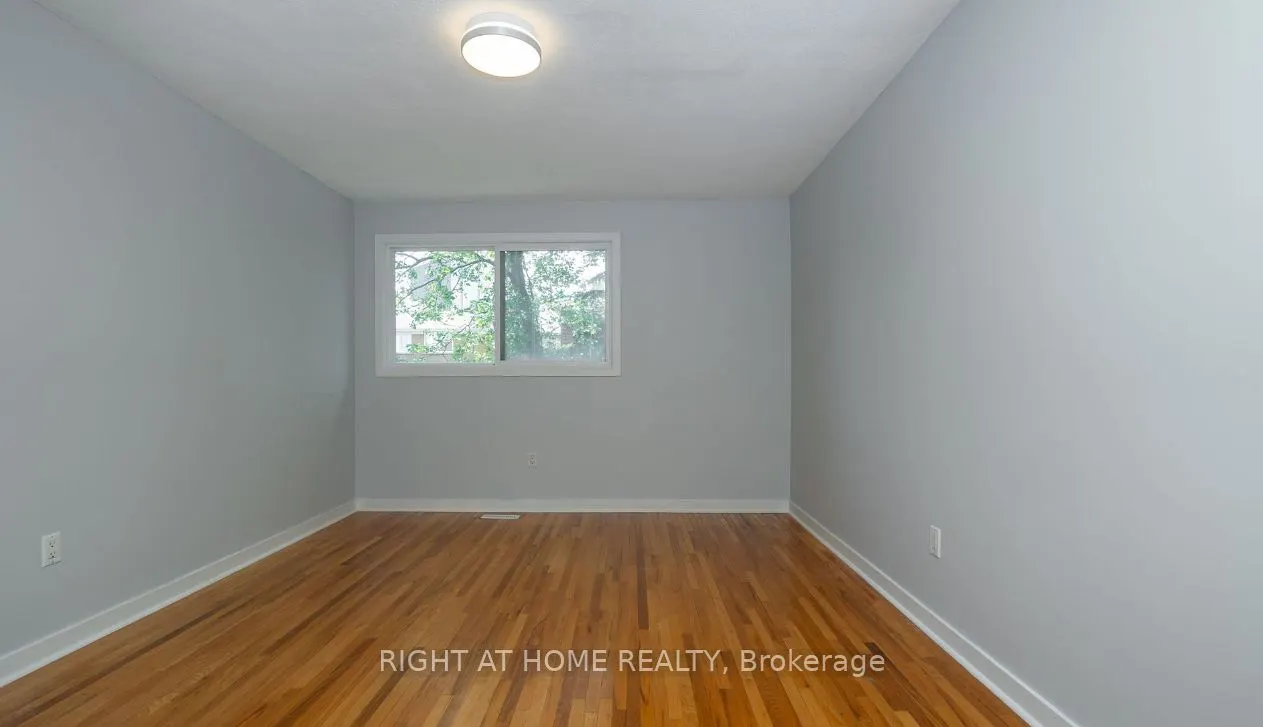 4122 Dursley Crescent, #Upper