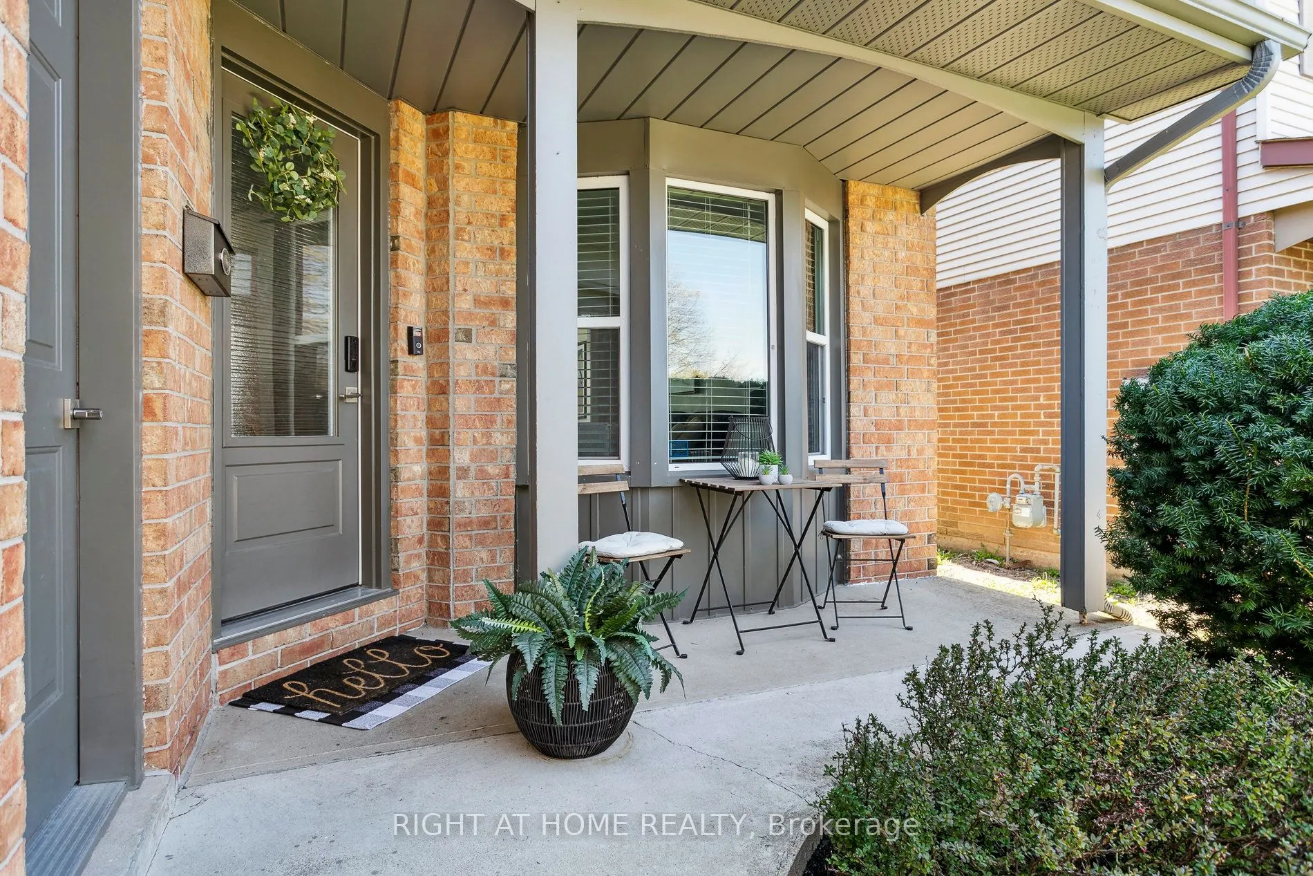 3194 Greenbough Crescent