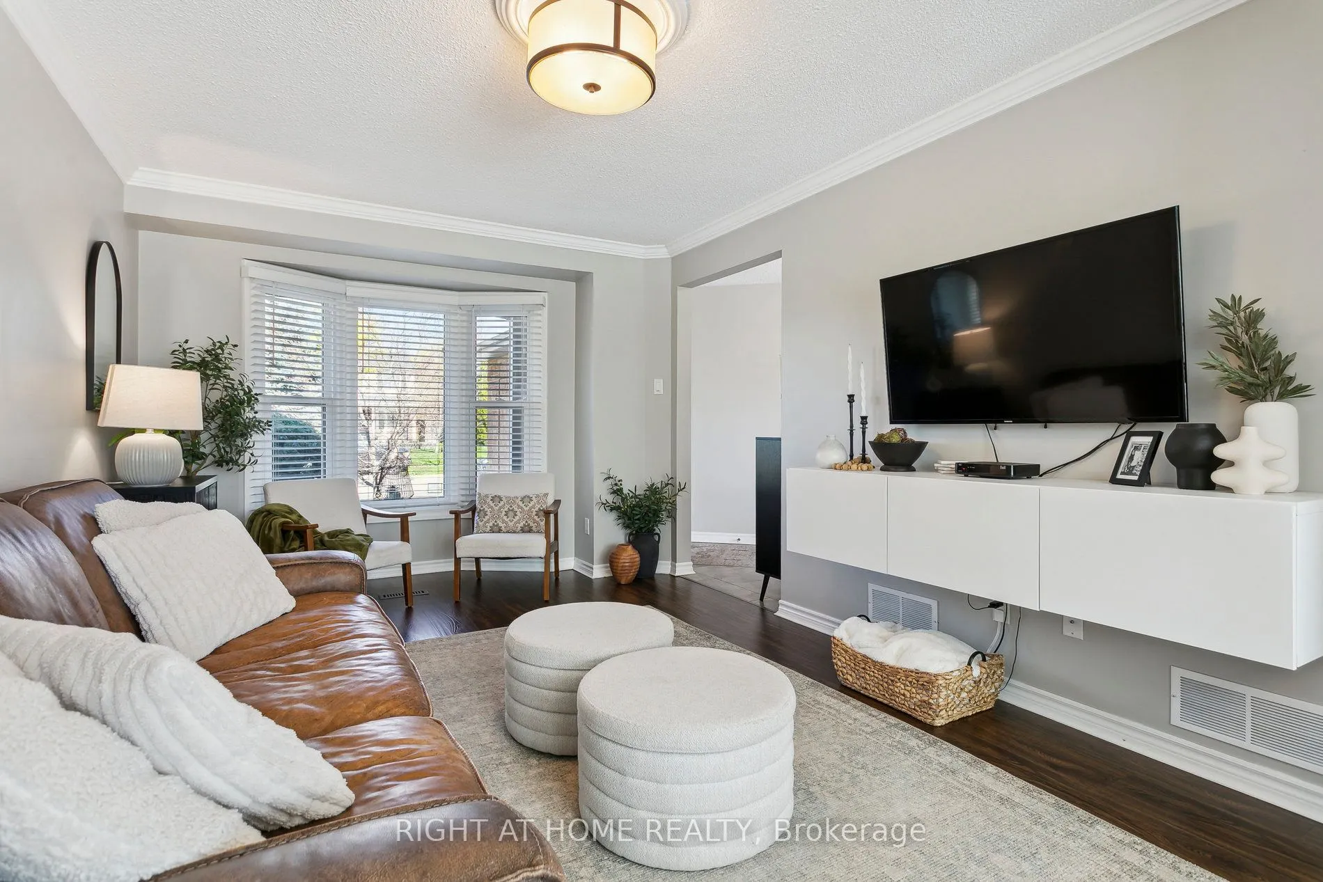 3194 Greenbough Crescent