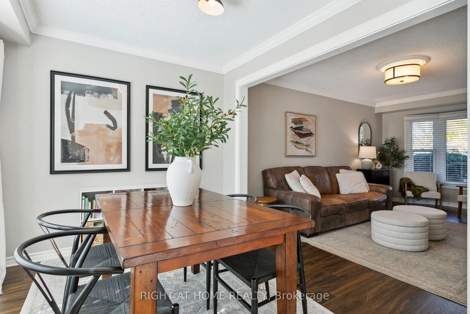 3194 Greenbough Crescent