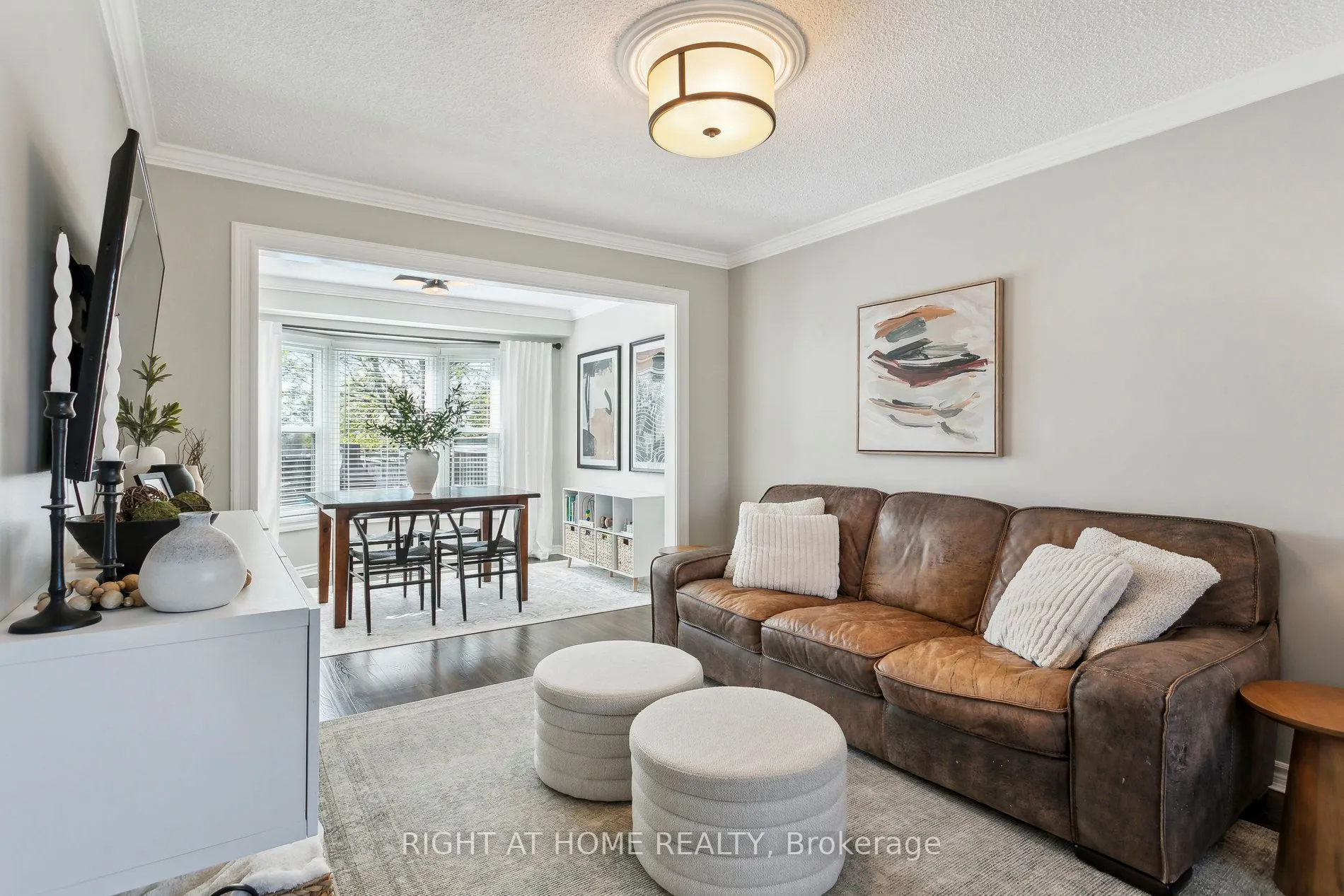 3194 Greenbough Crescent