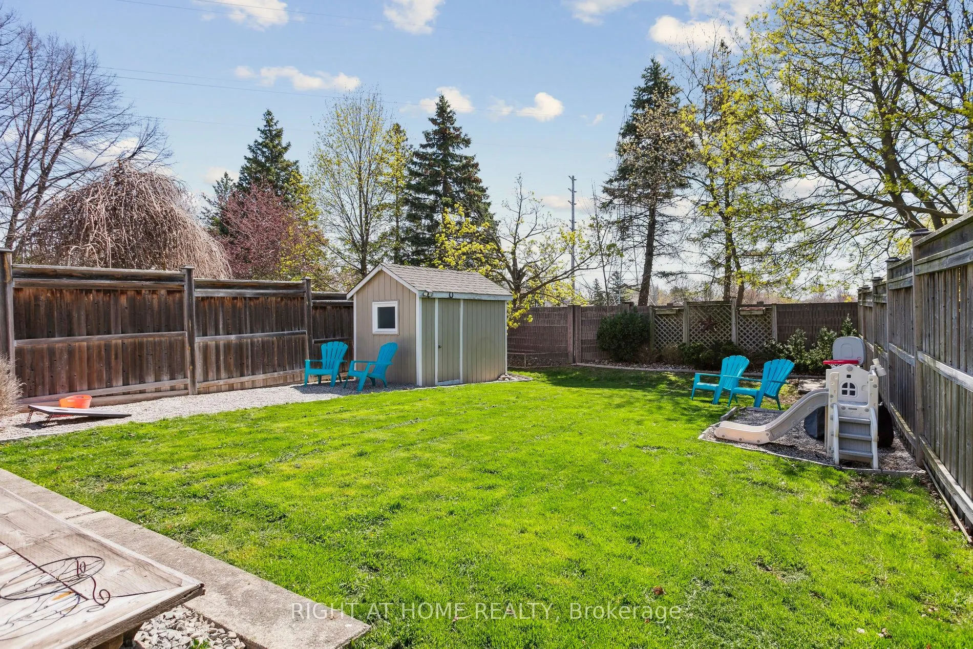 3194 Greenbough Crescent