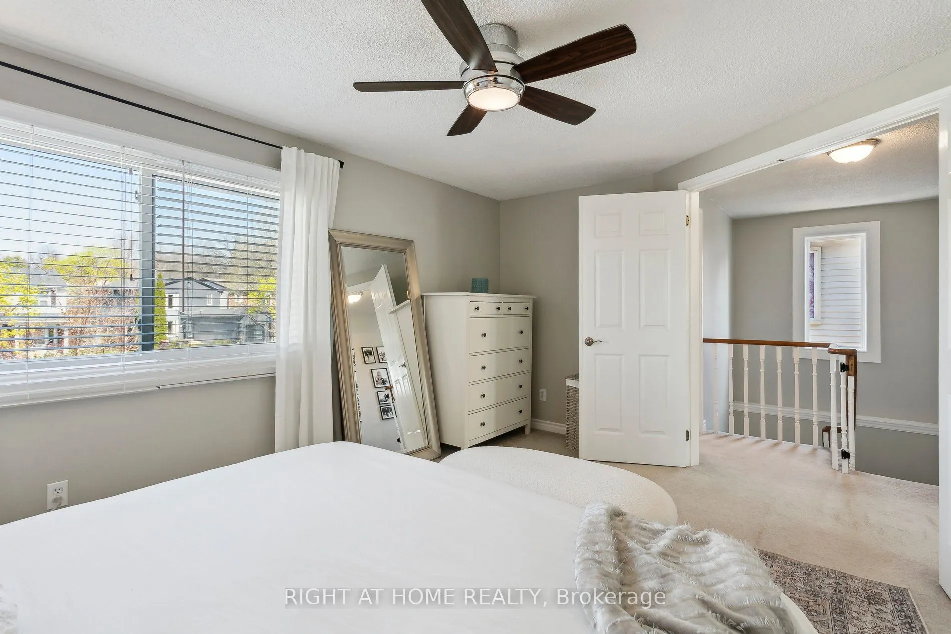 3194 Greenbough Crescent