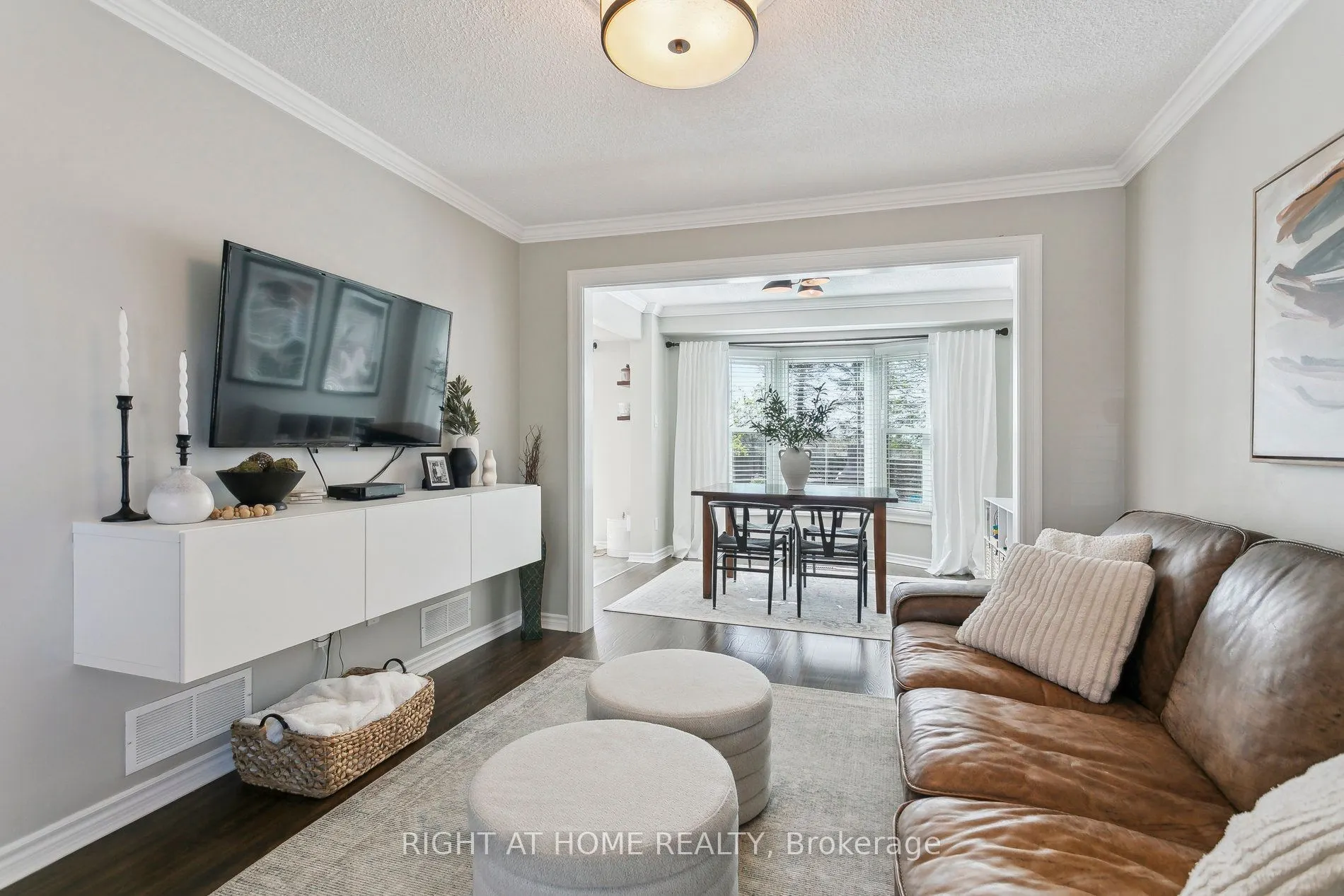 3194 Greenbough Crescent