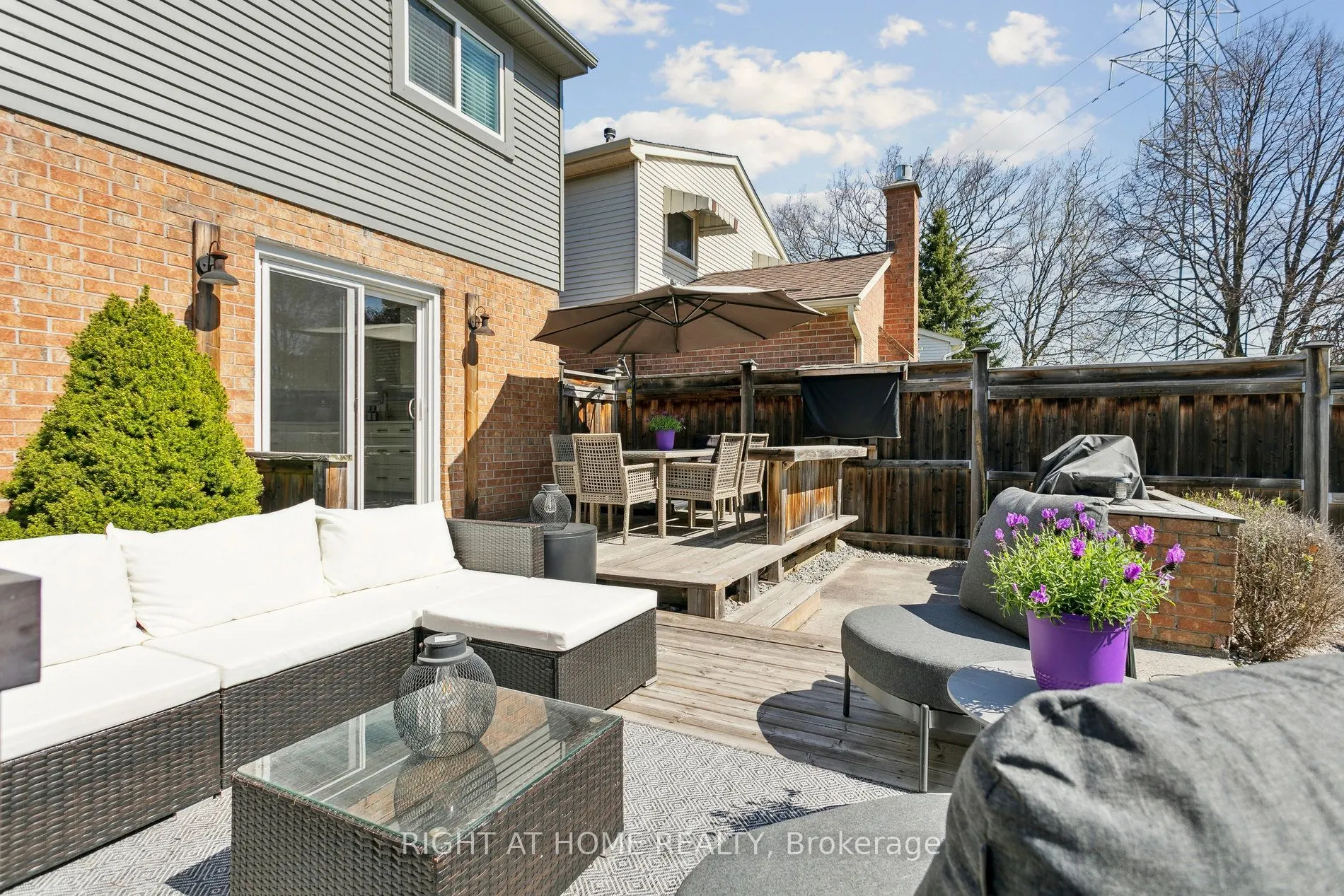 3194 Greenbough Crescent
