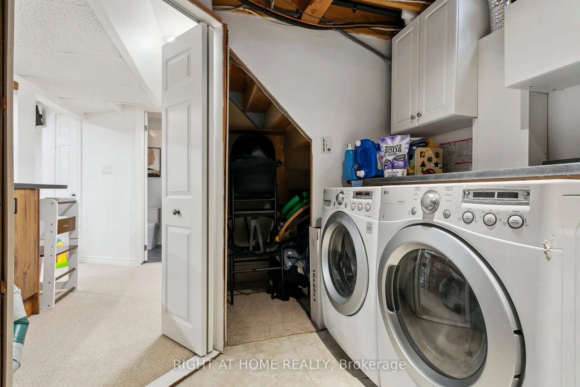 3194 Greenbough Crescent