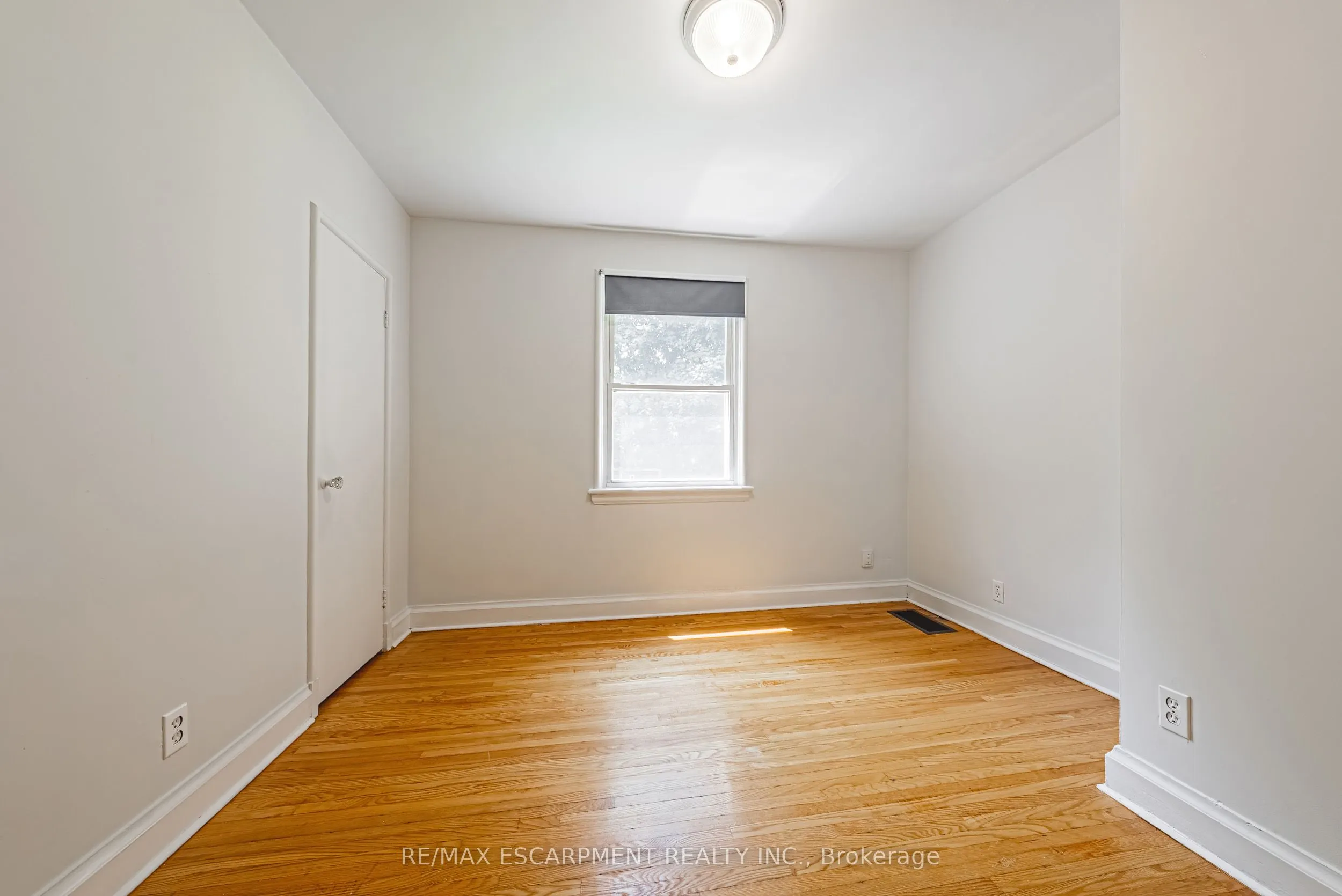 972 Kingsway Drive