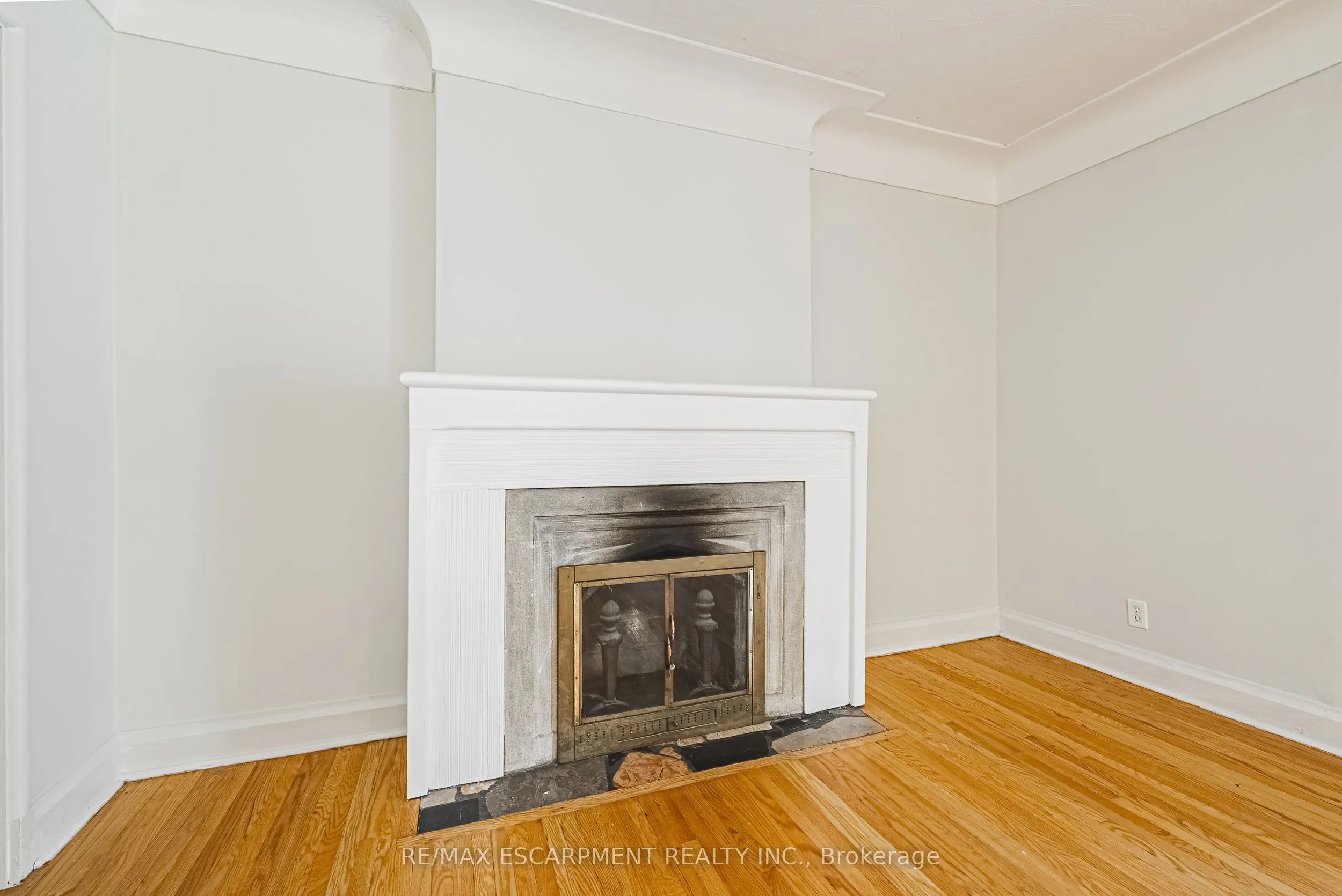 972 Kingsway Drive