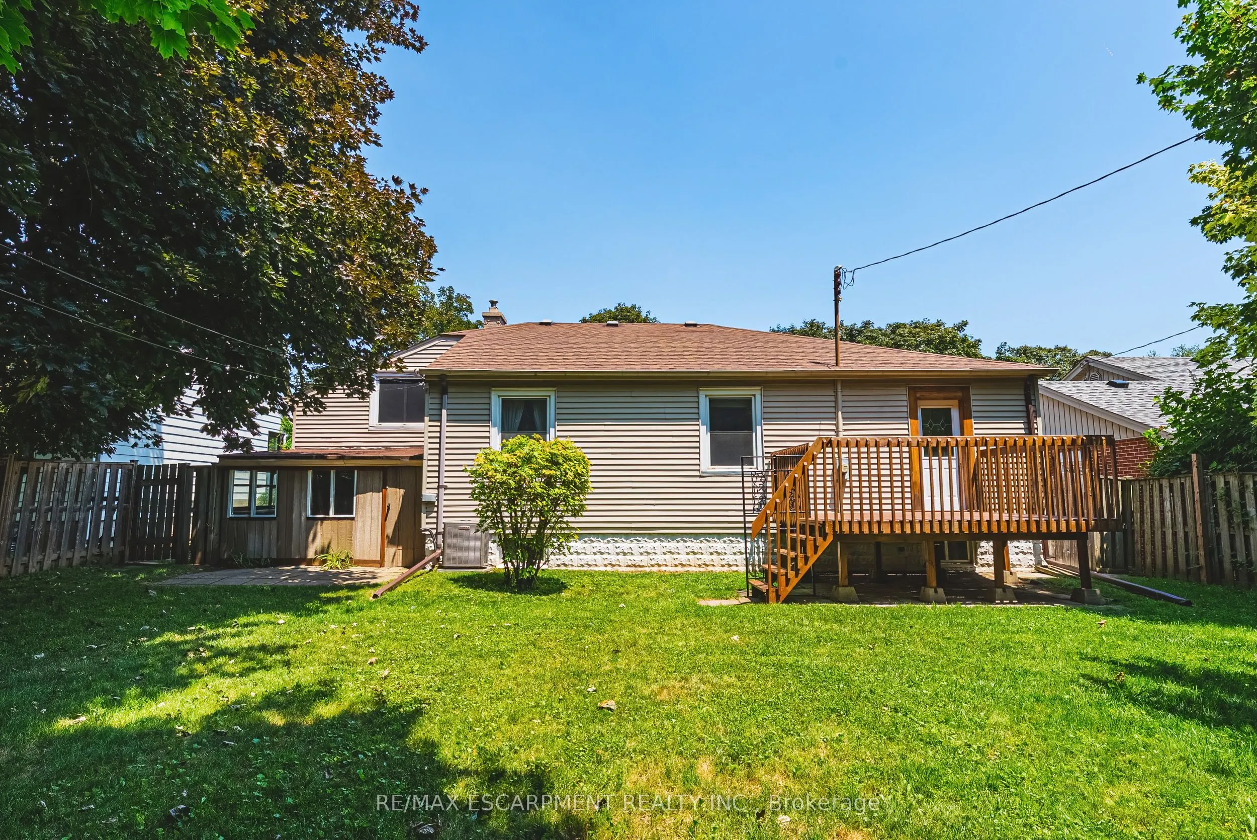 972 Kingsway Drive