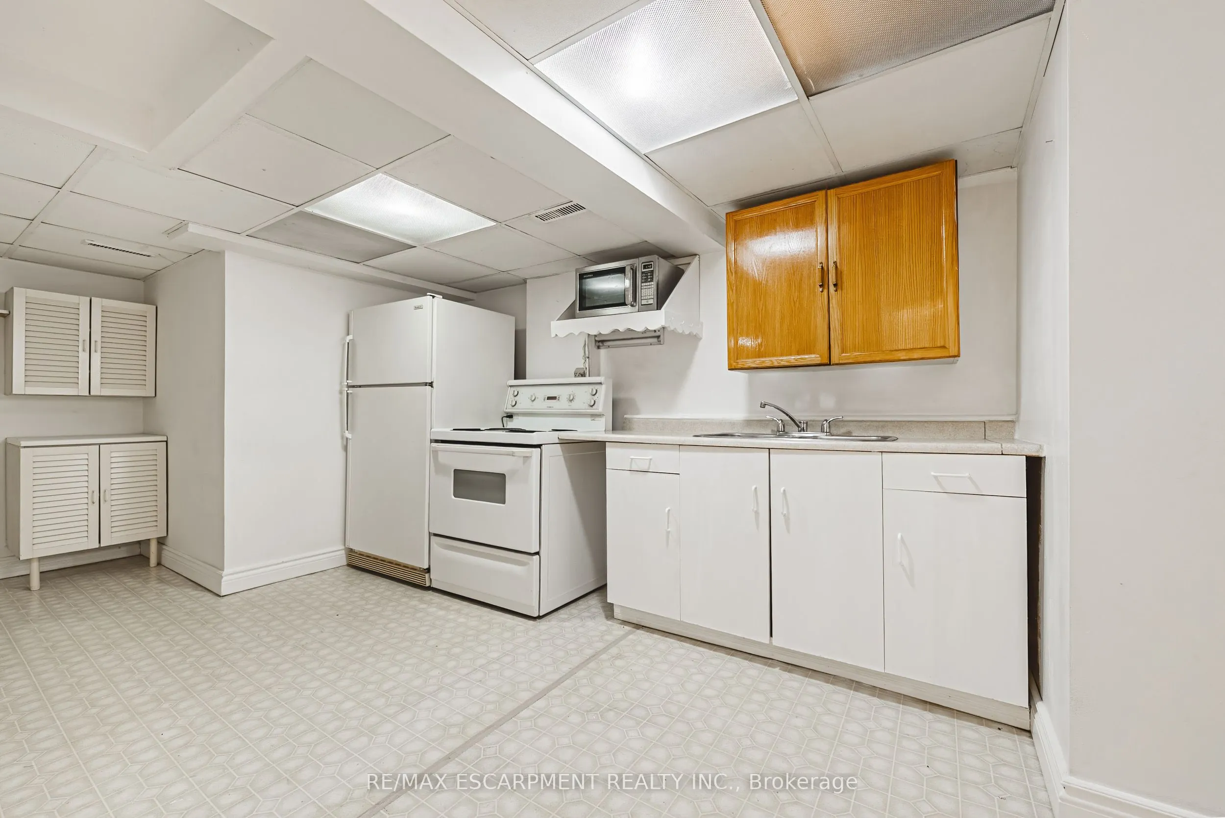 972 Kingsway Drive