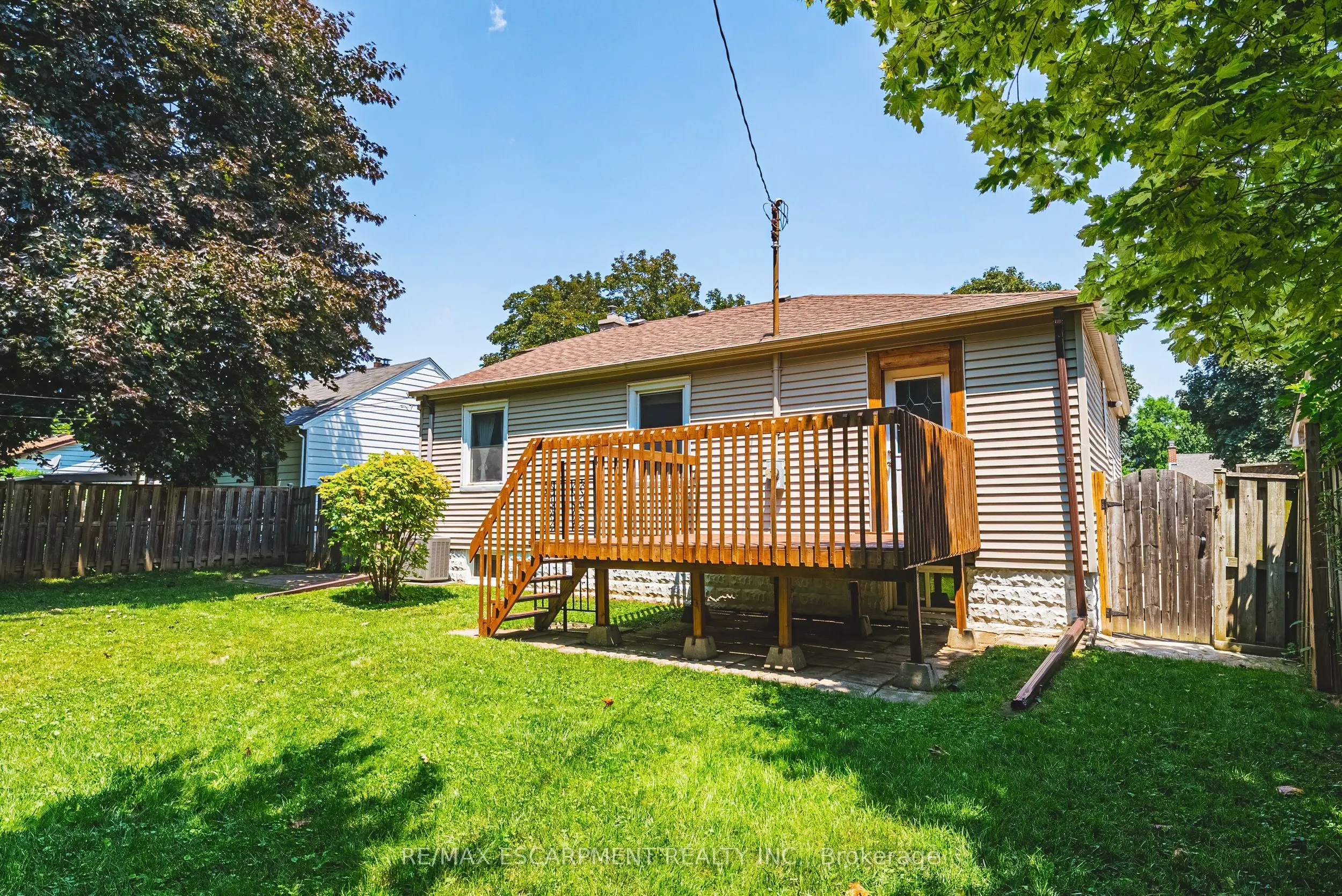 972 Kingsway Drive