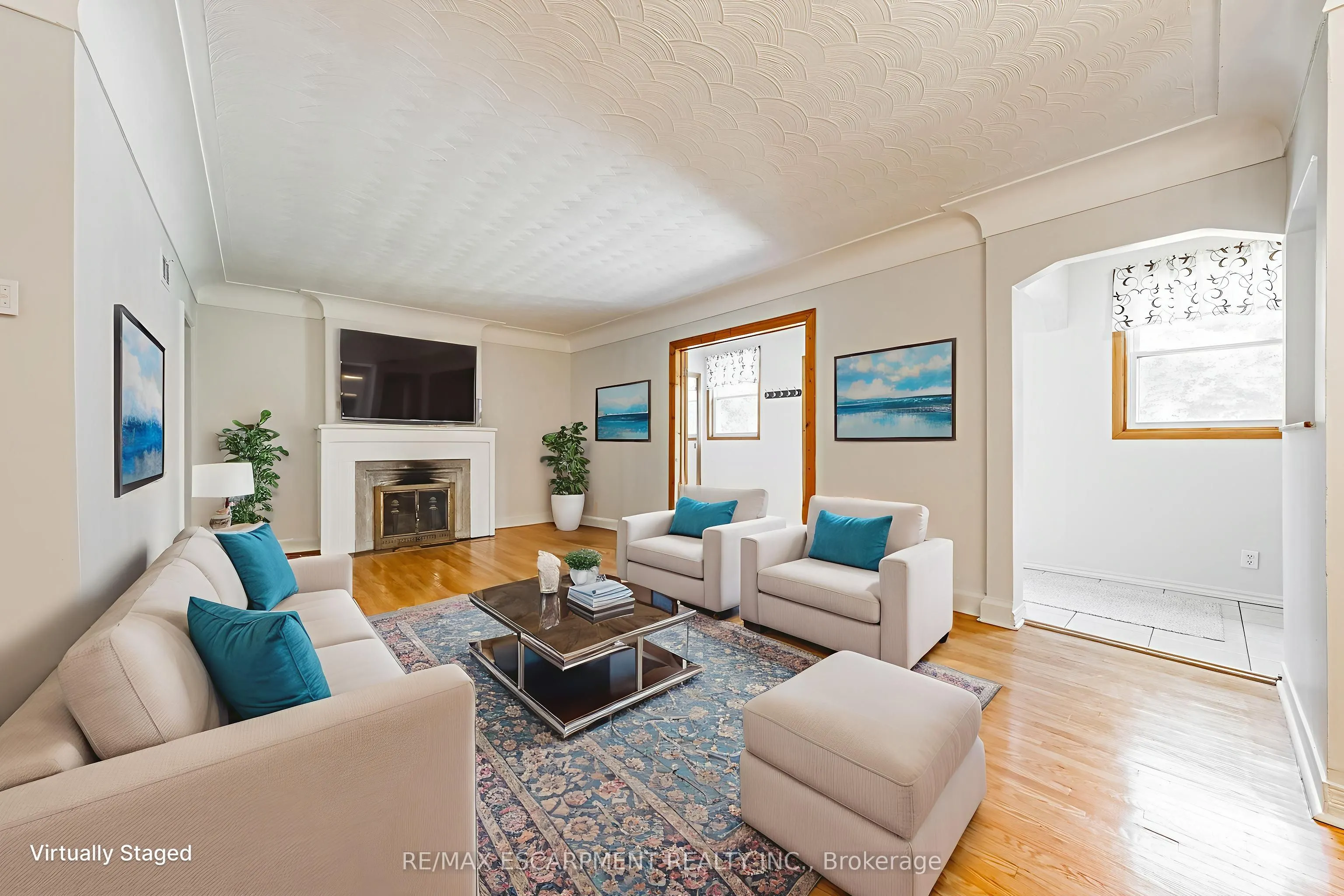 972 Kingsway Drive