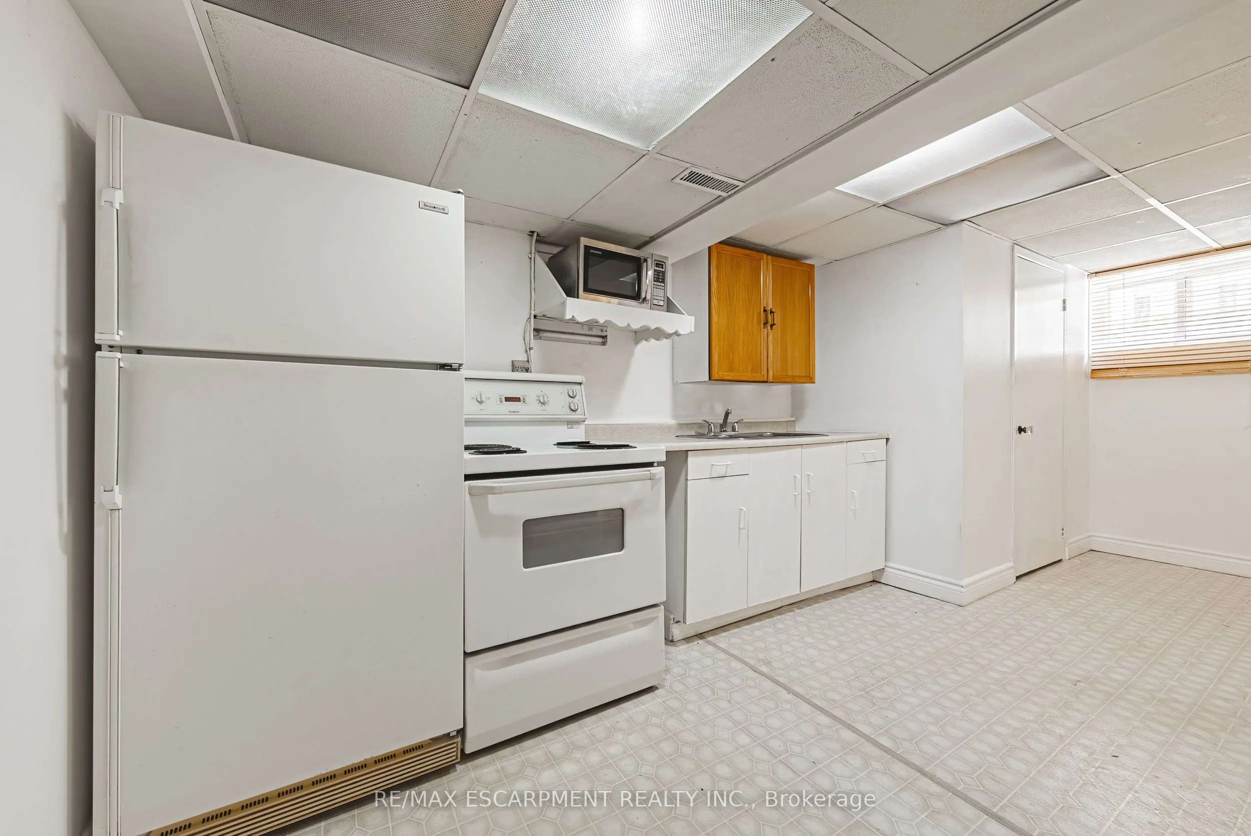 972 Kingsway Drive