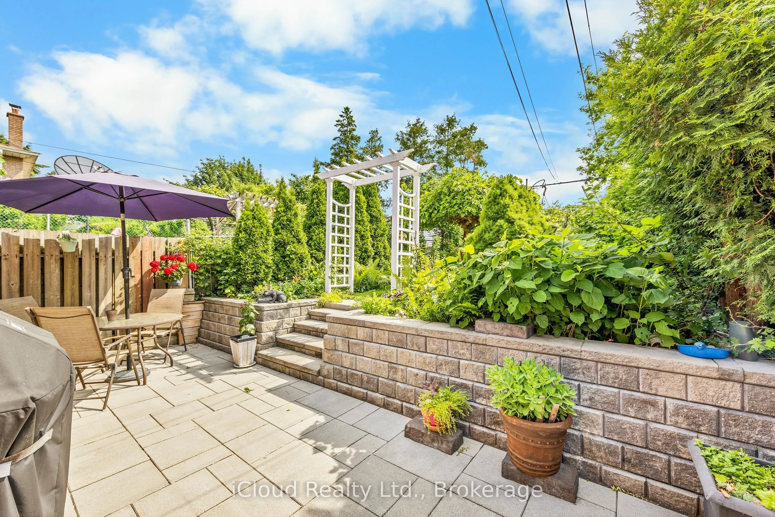 551 Caledonia Road