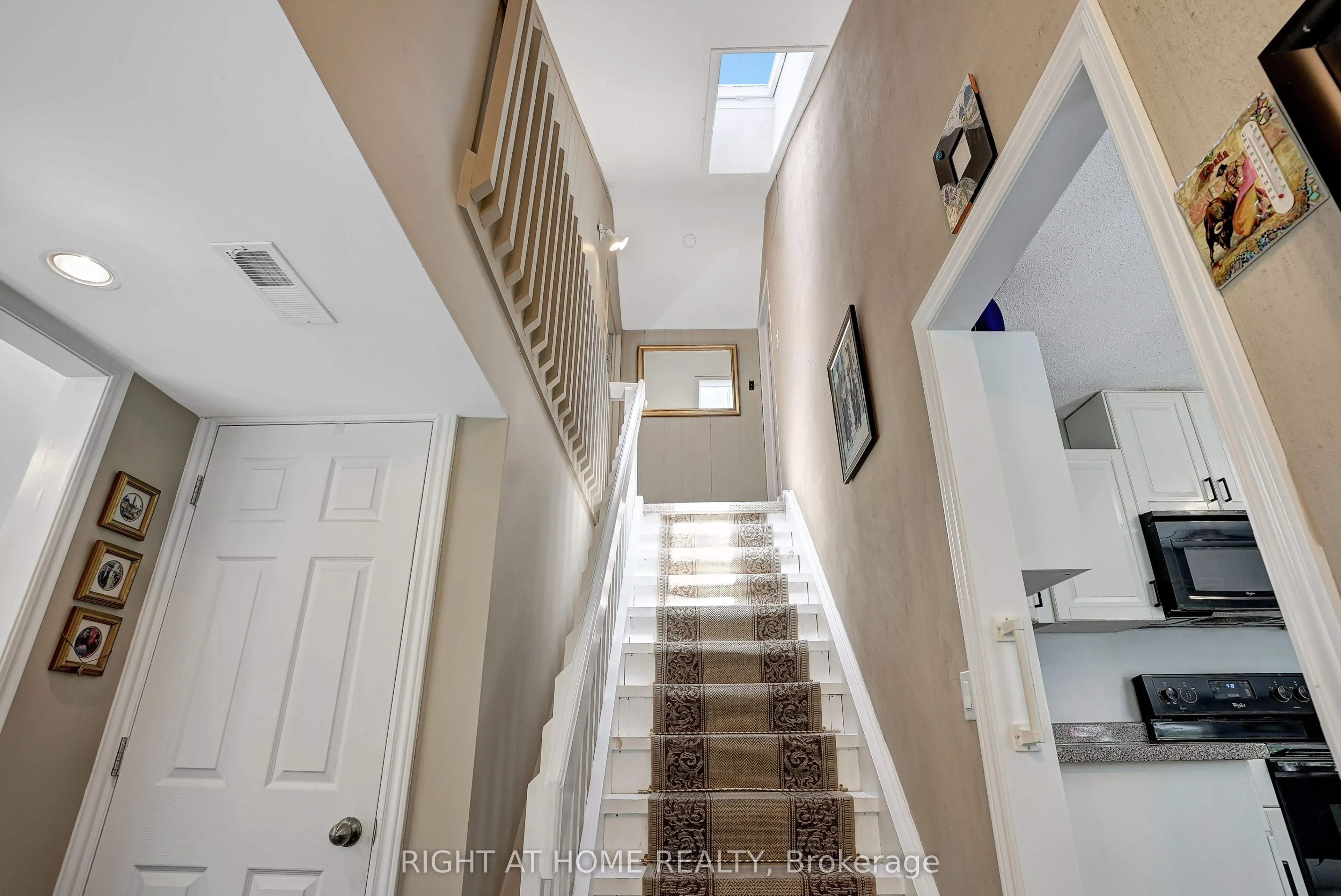 461 Lakeshore Road W