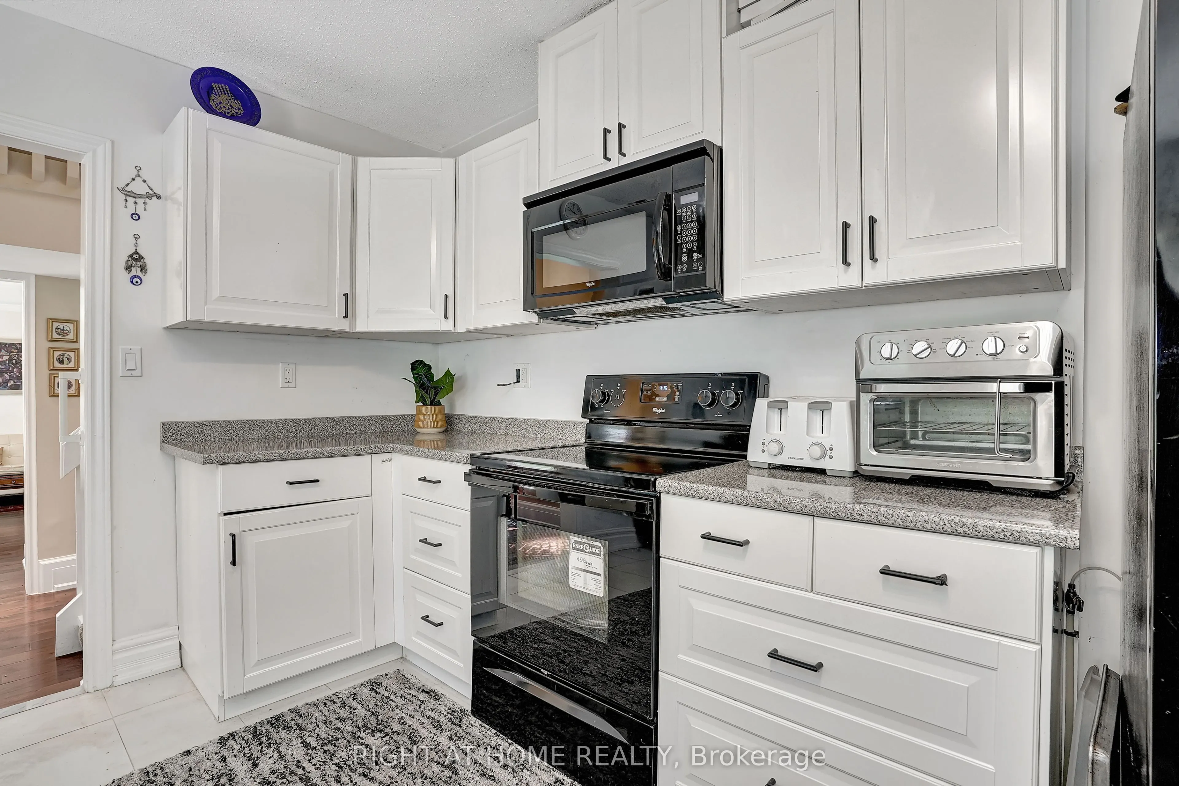 461 Lakeshore Road W