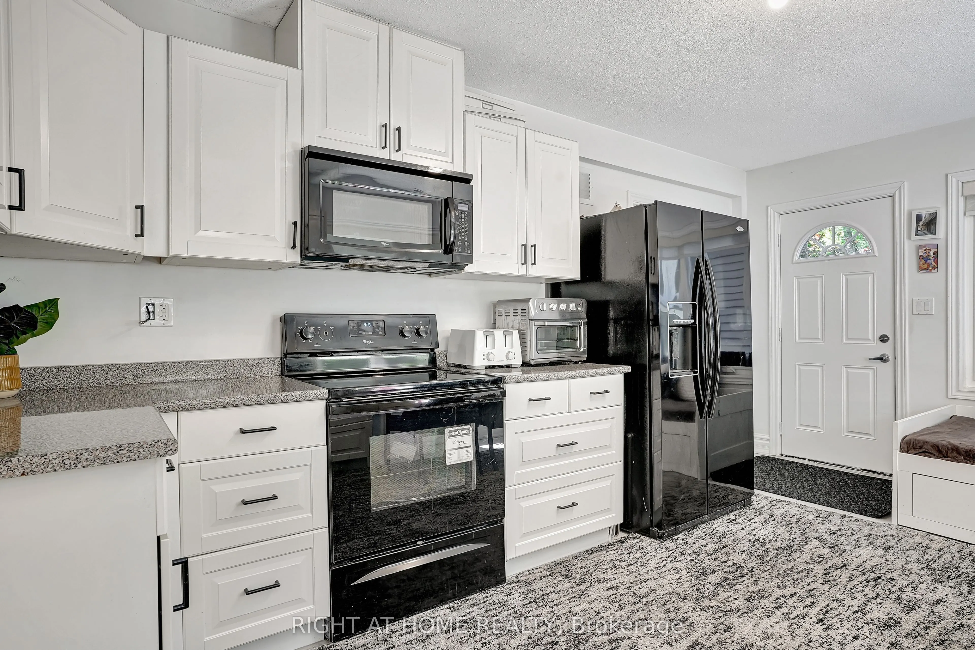 461 Lakeshore Road W