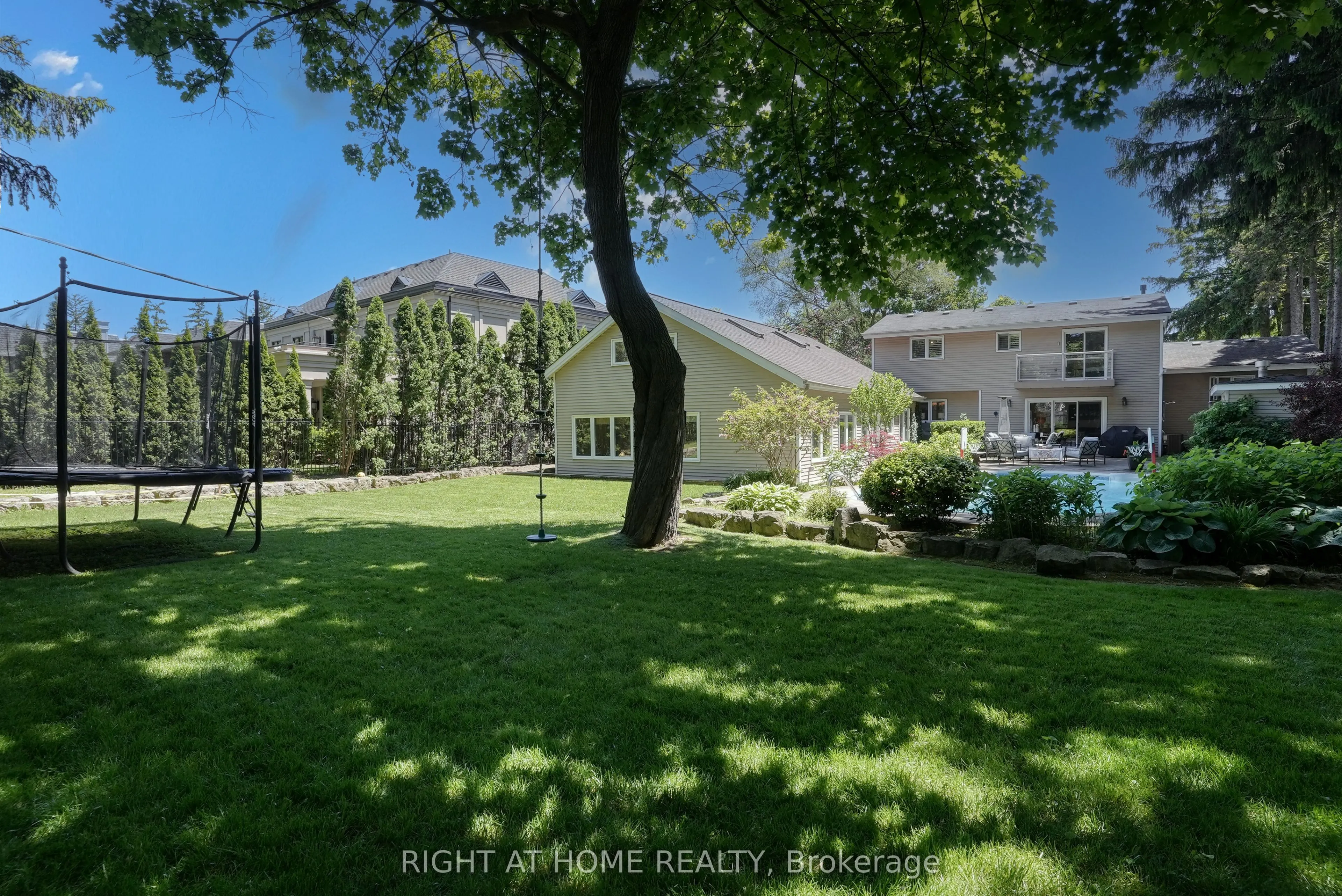 461 Lakeshore Road W