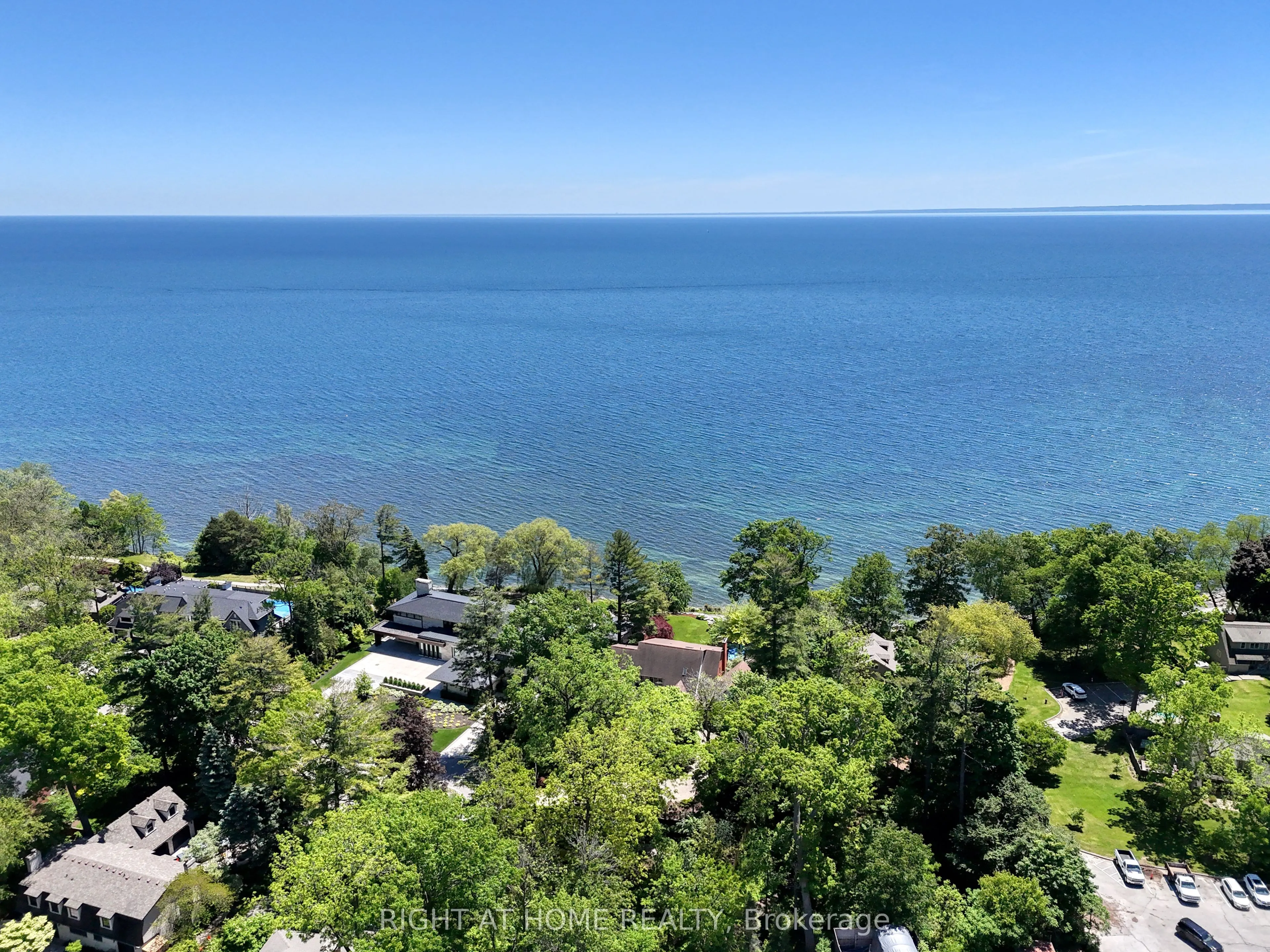 461 Lakeshore Road W