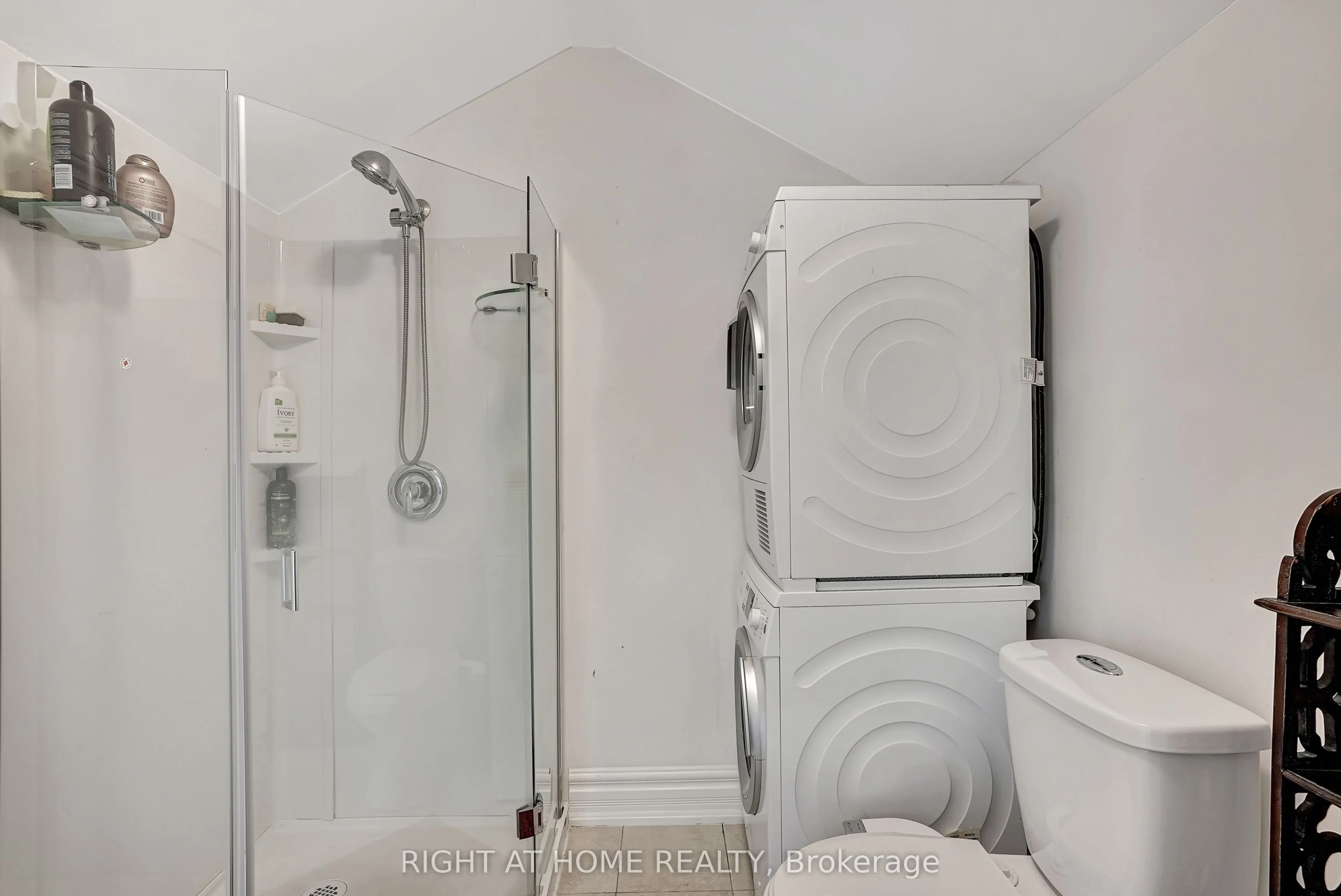 461 Lakeshore Road W