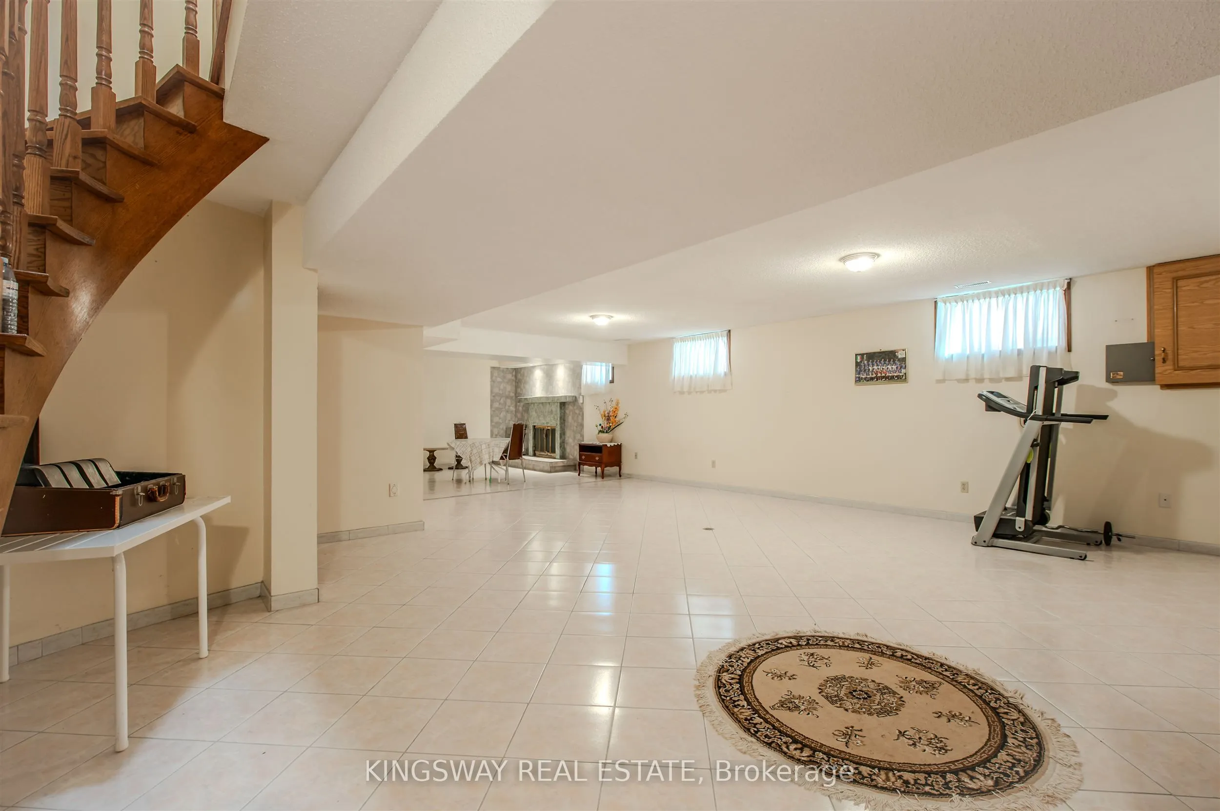 27 Mulholland Avenue