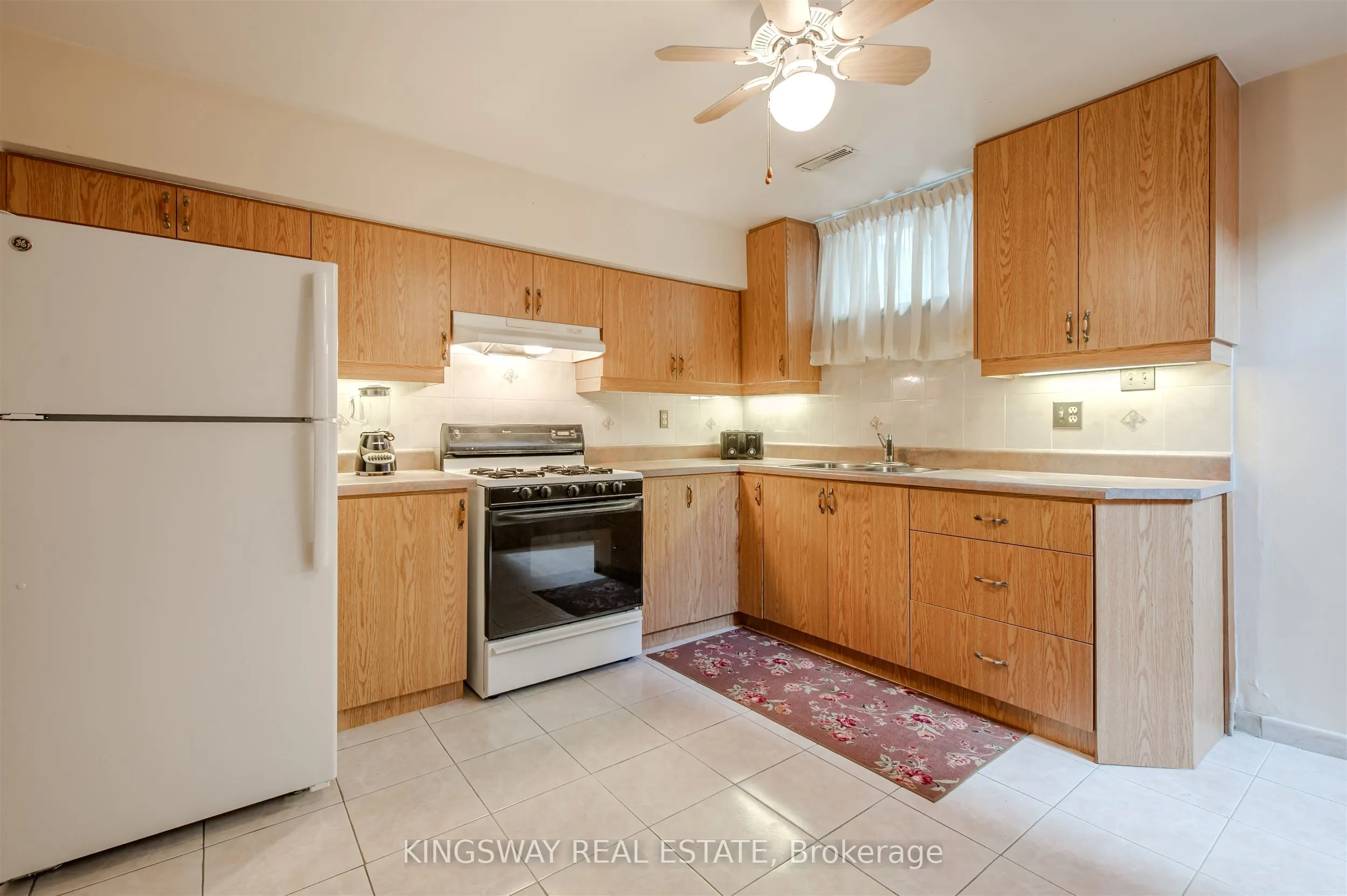 27 Mulholland Avenue