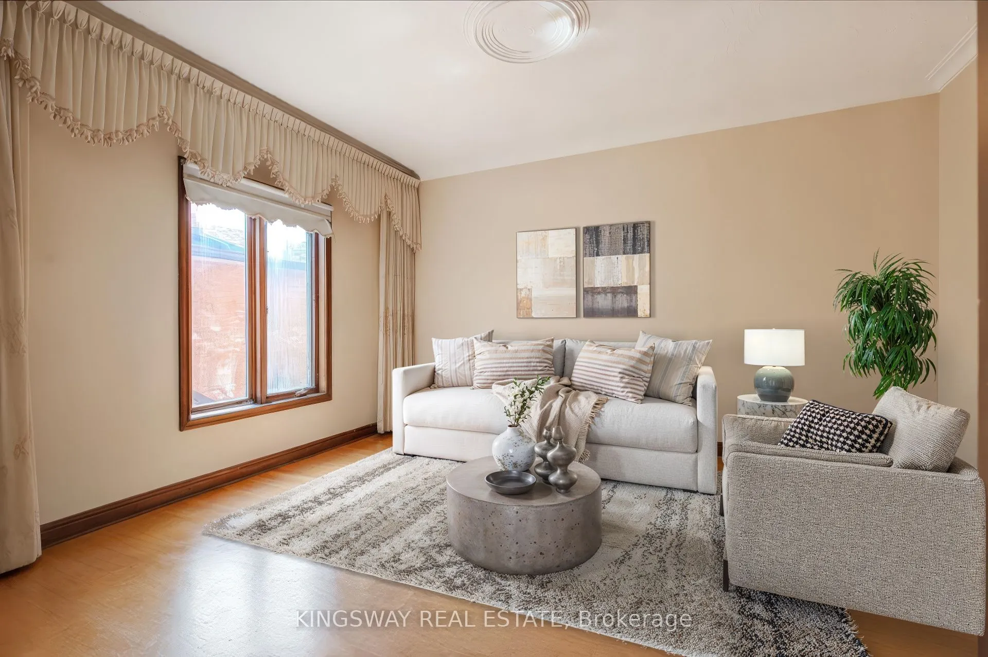 27 Mulholland Avenue