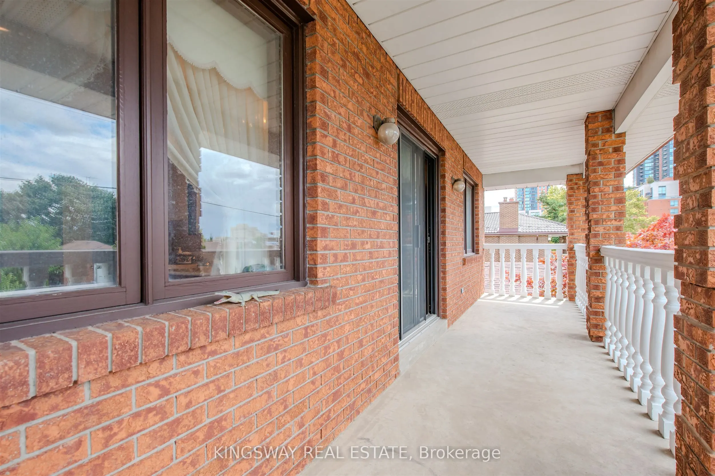 27 Mulholland Avenue