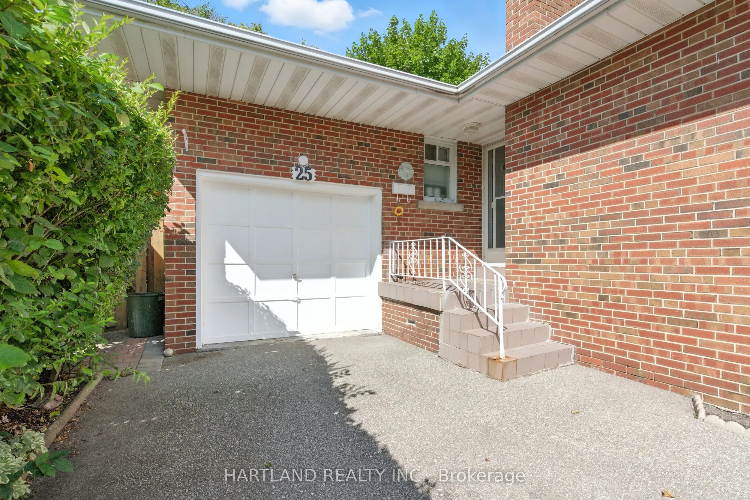 25 Rowse Crescent