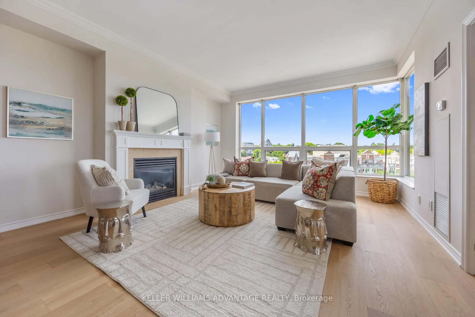 2662 Bloor Street W, #904