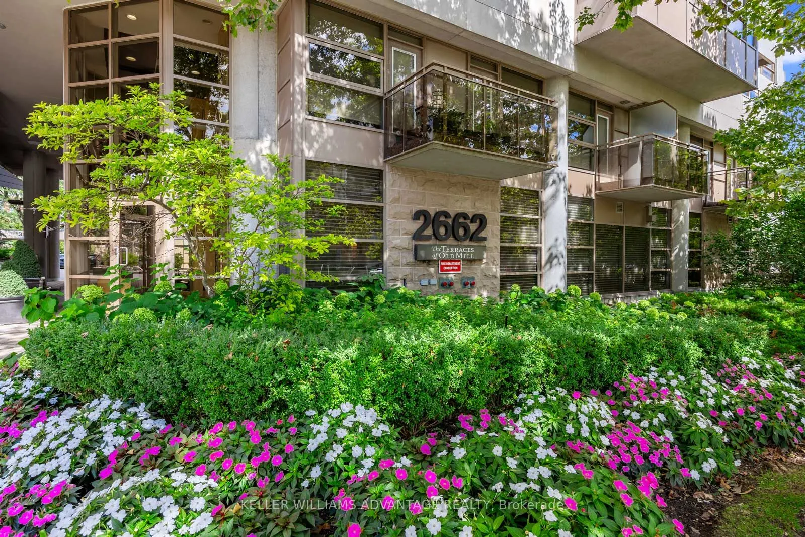 2662 Bloor Street W, #904