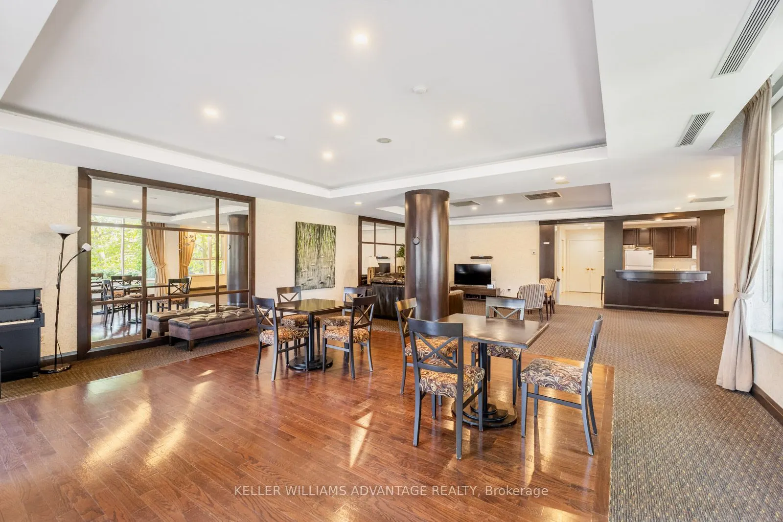 2662 Bloor Street W, #904