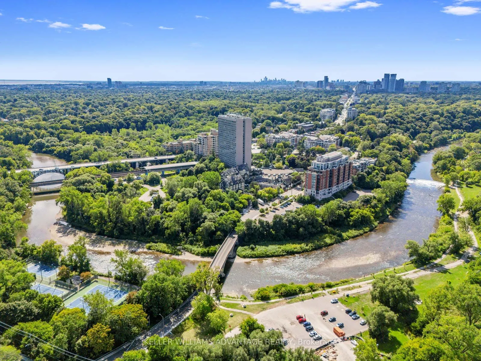 2662 Bloor Street W, #904