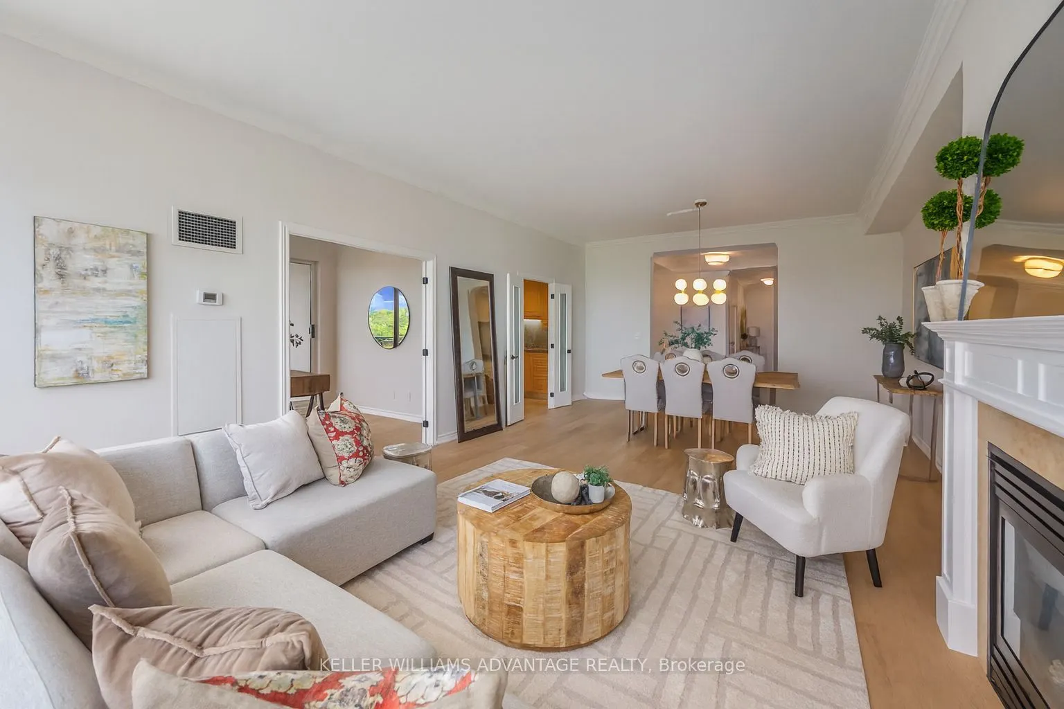 2662 Bloor Street W, #904