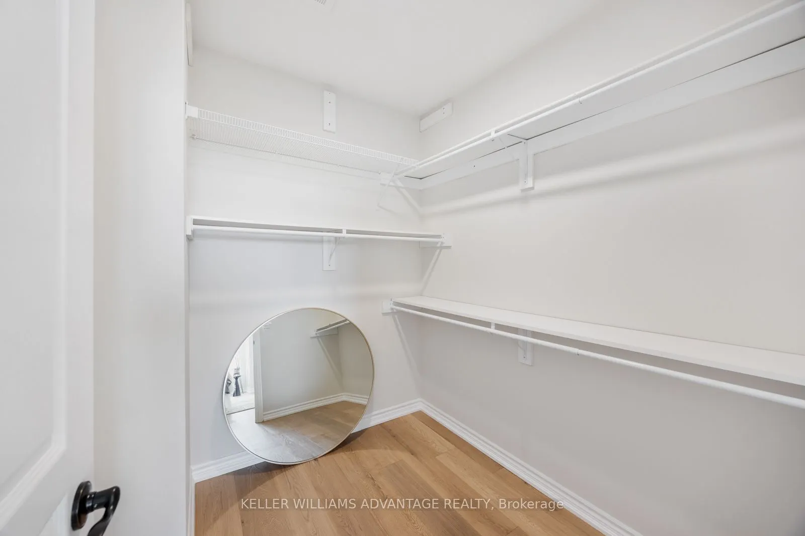 2662 Bloor Street W, #904