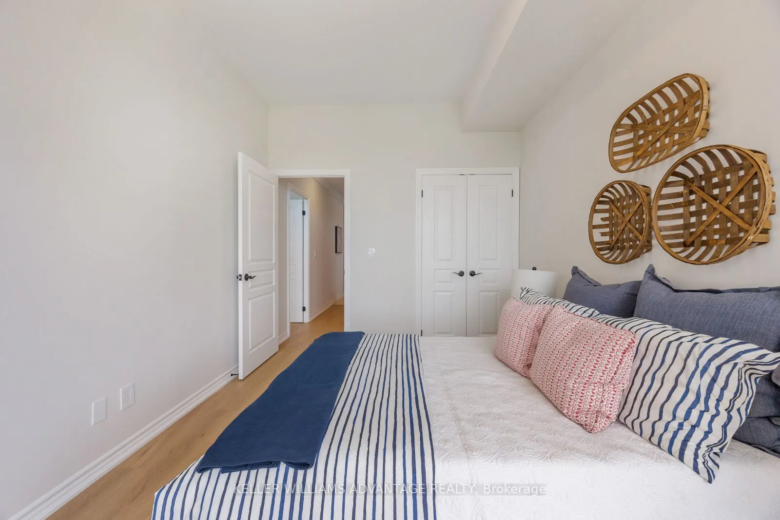 2662 Bloor Street W, #904