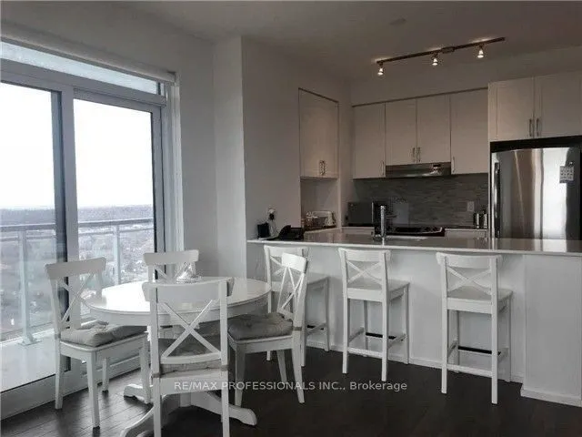 2560 Eglinton Avenue W, #1704