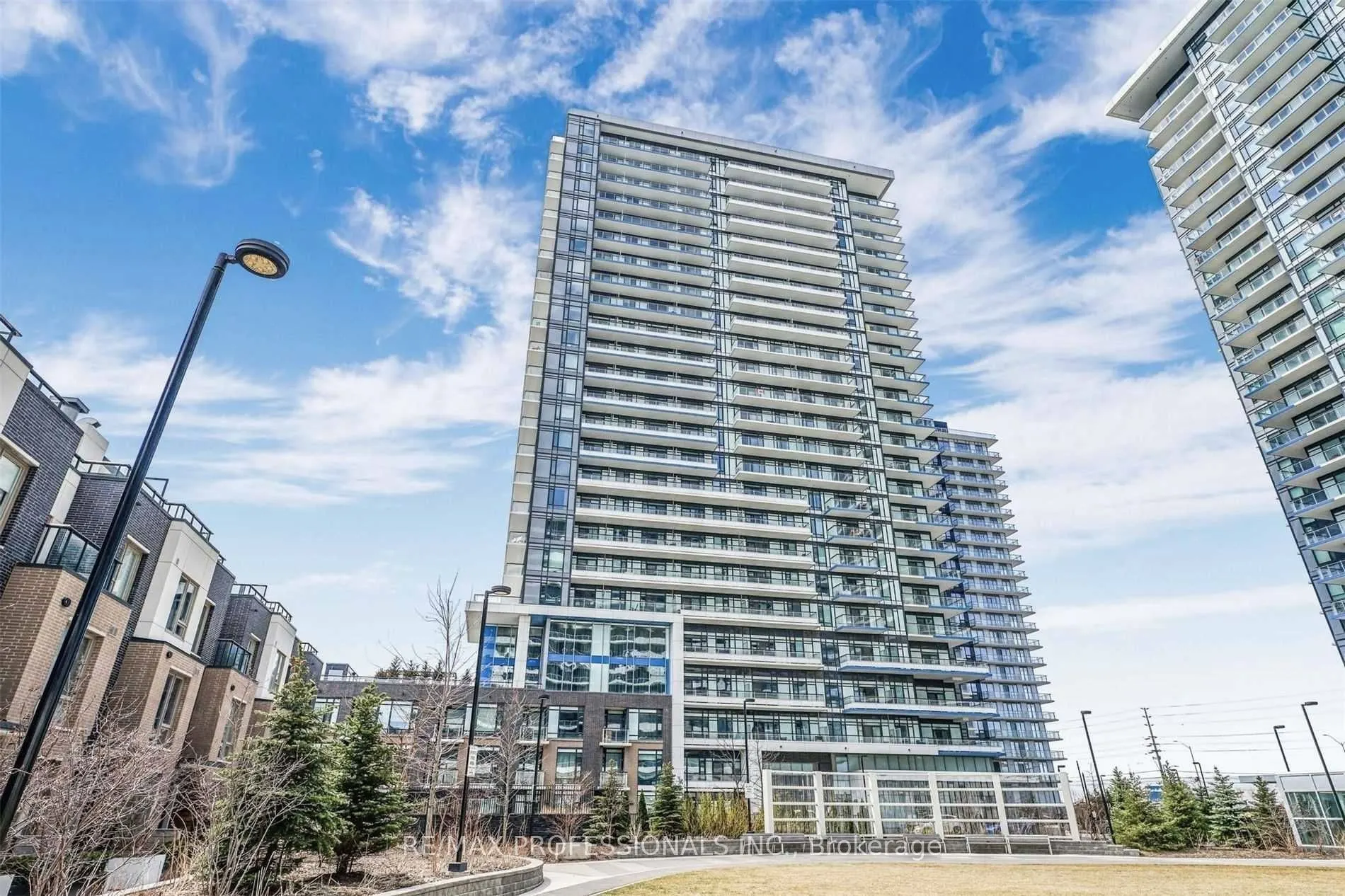 2560 Eglinton Avenue W, #1704