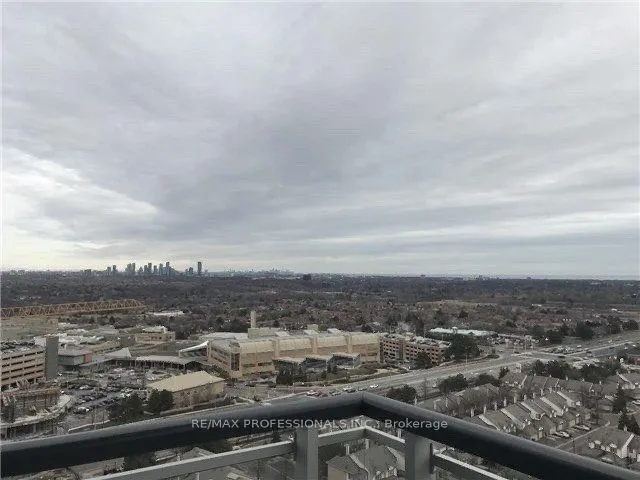 2560 Eglinton Avenue W, #1704