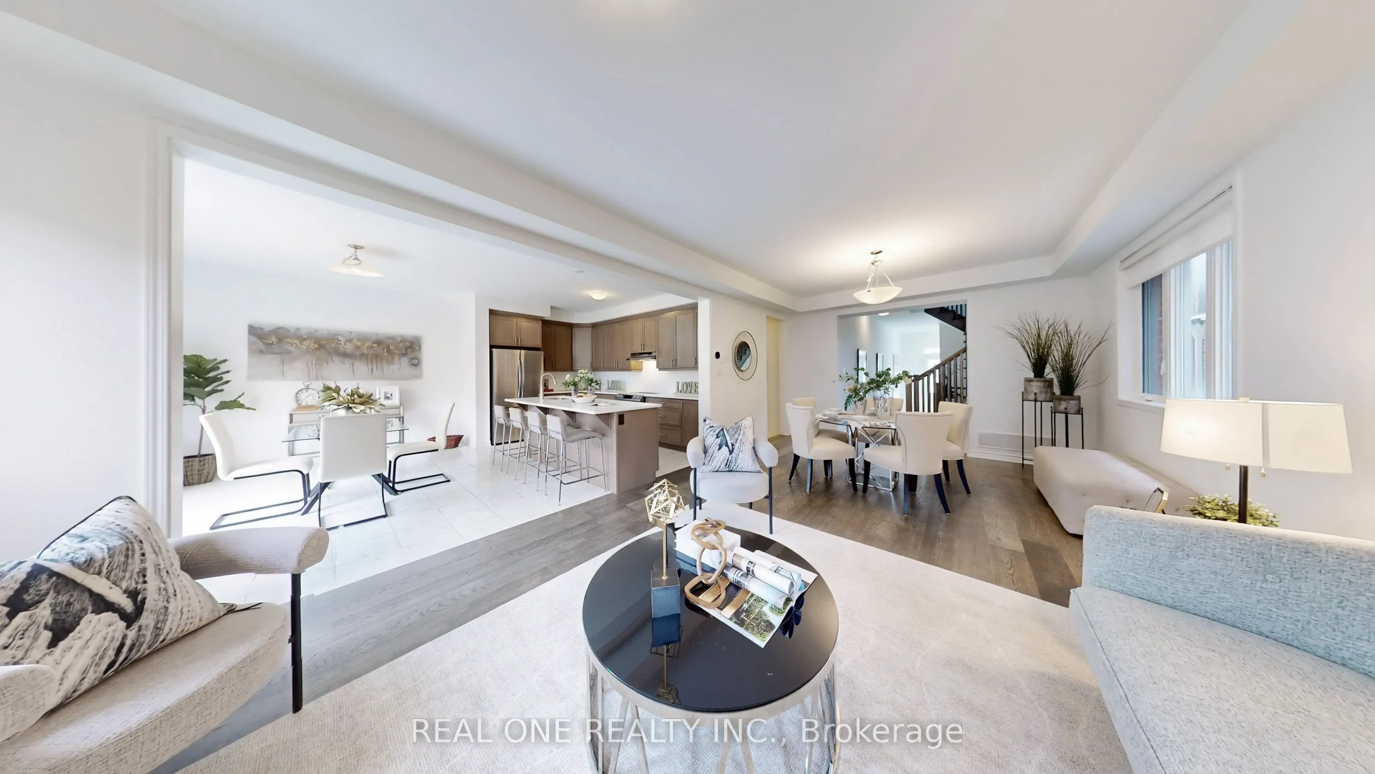561 KENNEDY Circle W