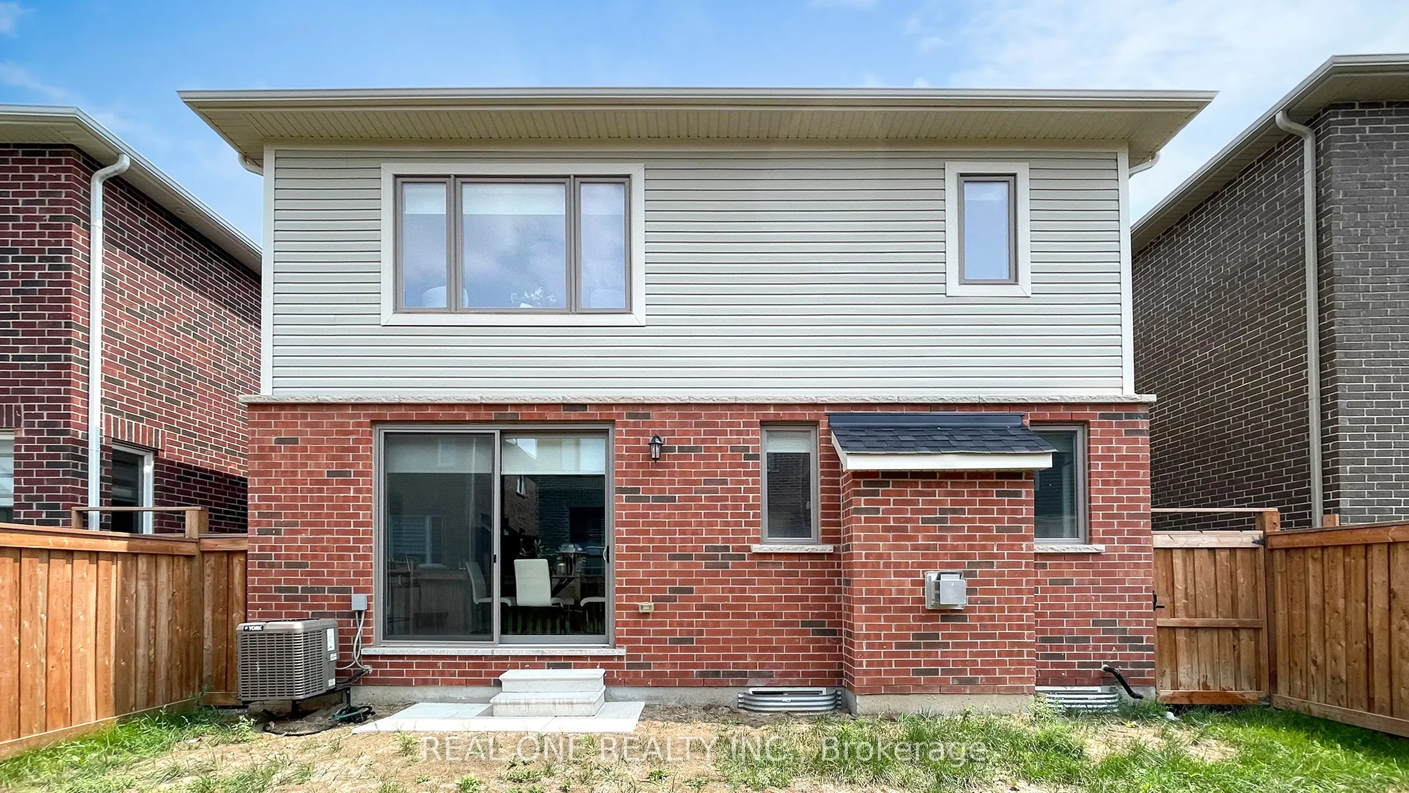 561 KENNEDY Circle W