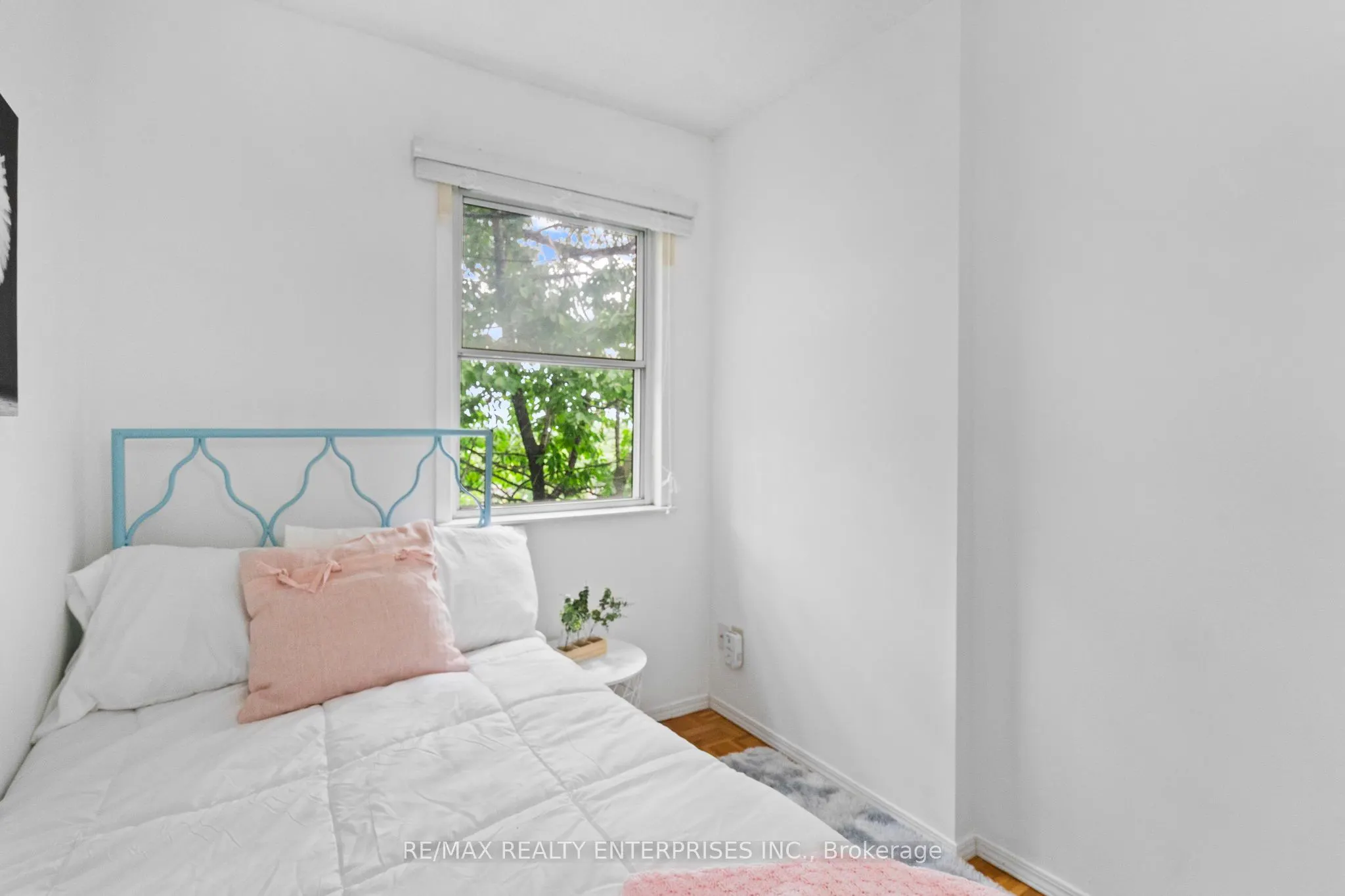 11 Humber Hill Avenue