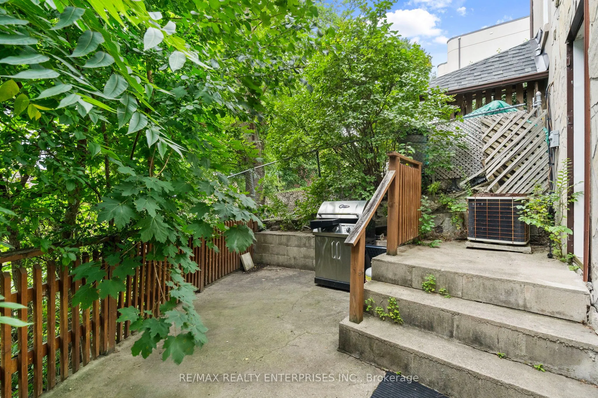11 Humber Hill Avenue