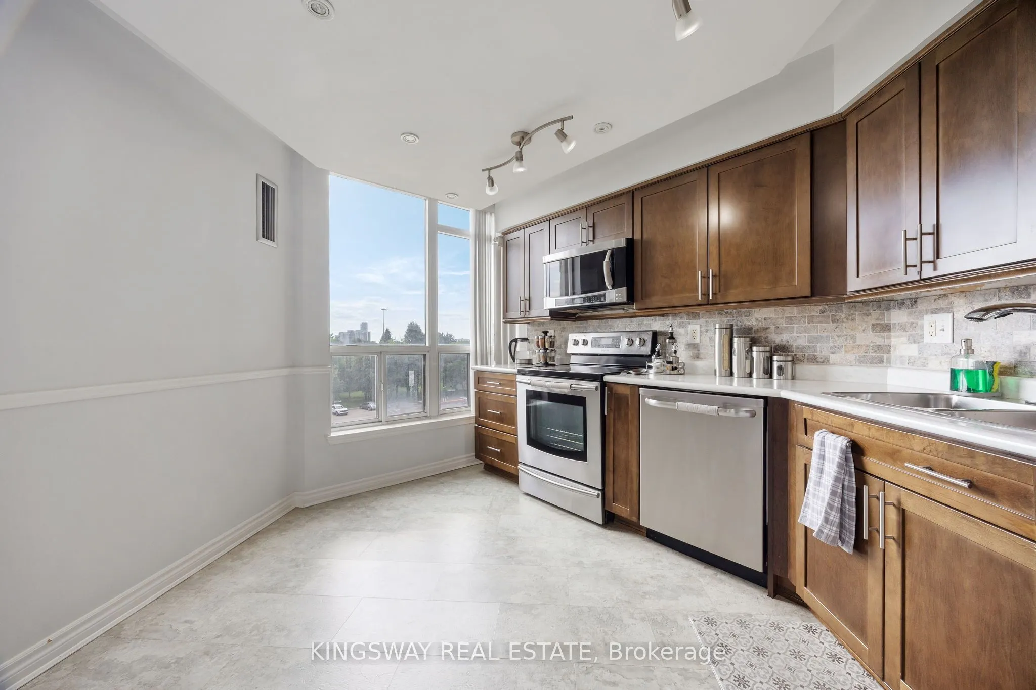 12 Laurelcrest Street, #507