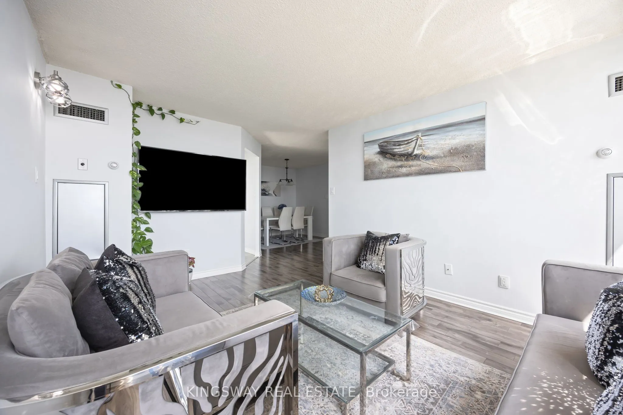 12 Laurelcrest Street, #507