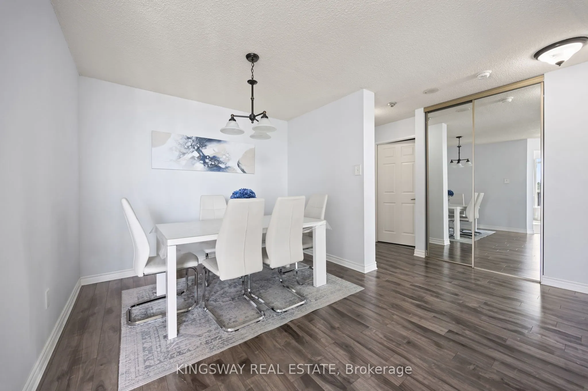 12 Laurelcrest Street, #507