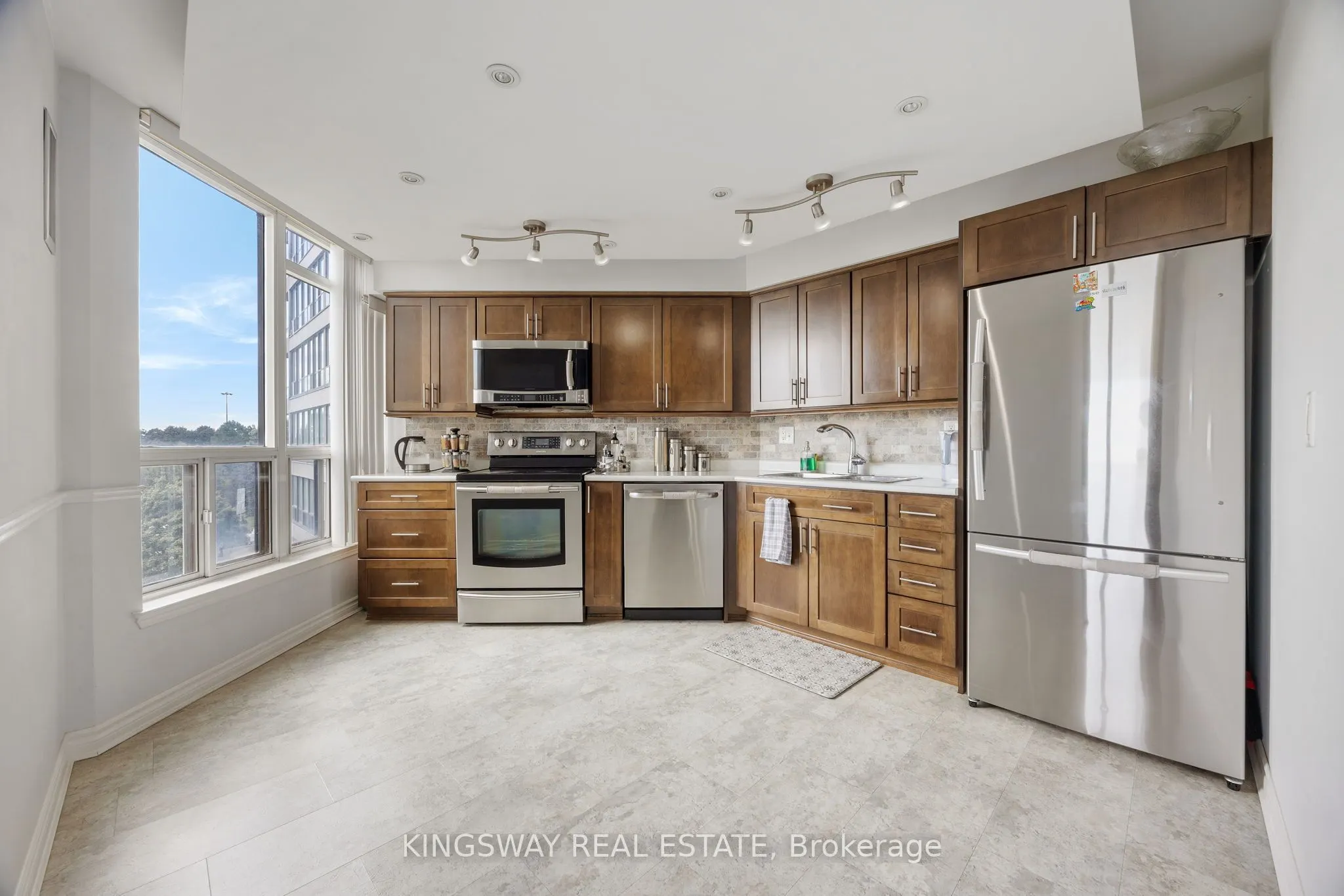 12 Laurelcrest Street, #507