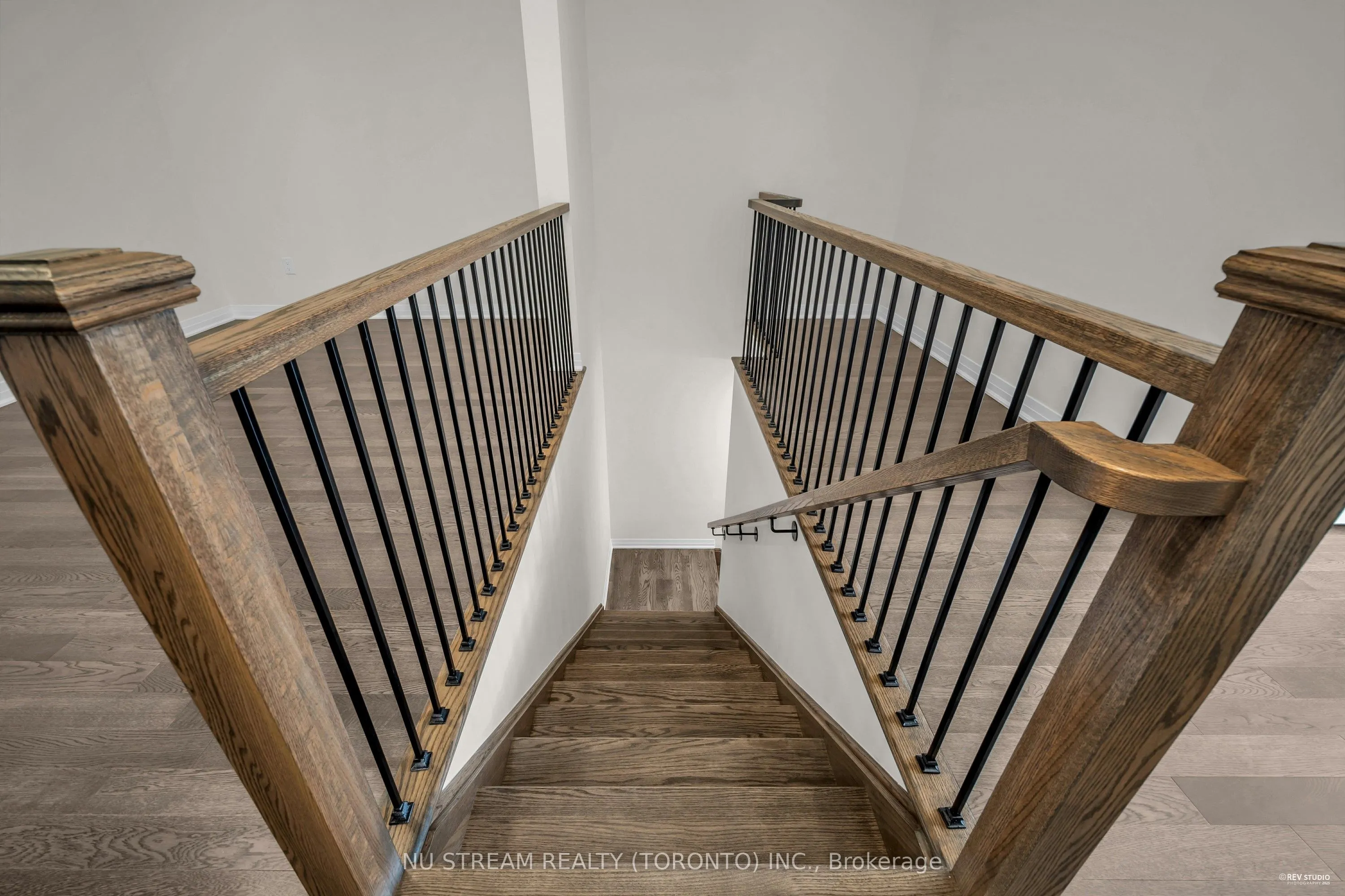 3255 Crystal Drive