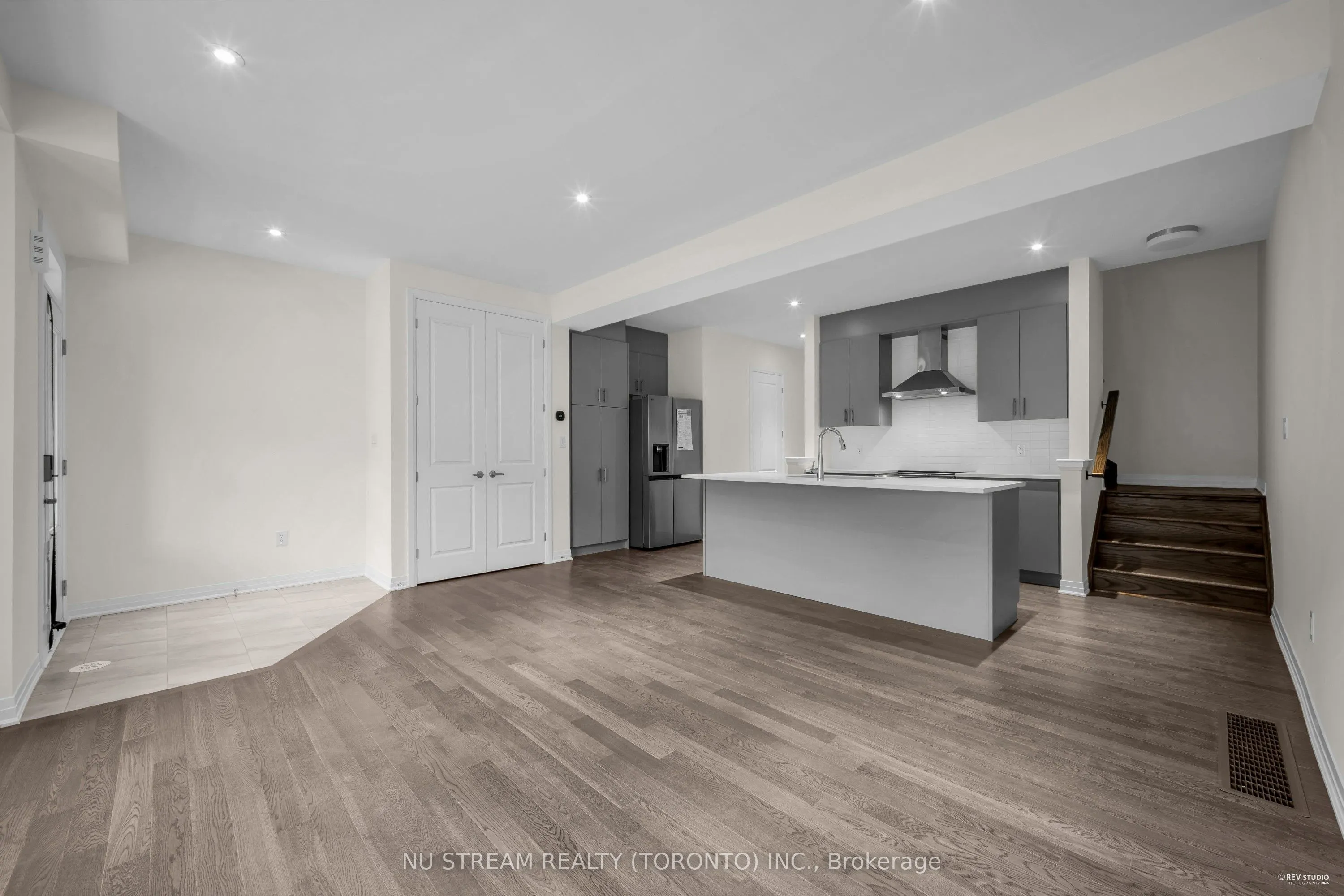 3255 Crystal Drive