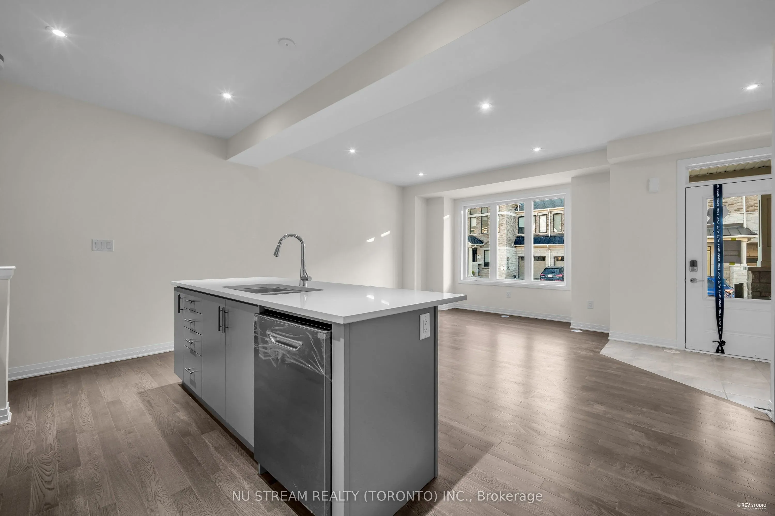 3255 Crystal Drive
